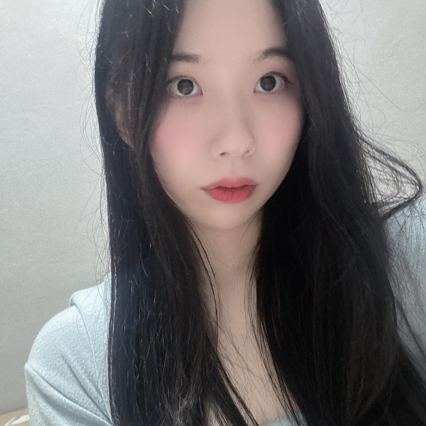머리는 많이 길렀지만 개털이도r..🫠 얼른 출산하고 매직해야게ㄸr.. （ ¯꒳¯̥̥ ）