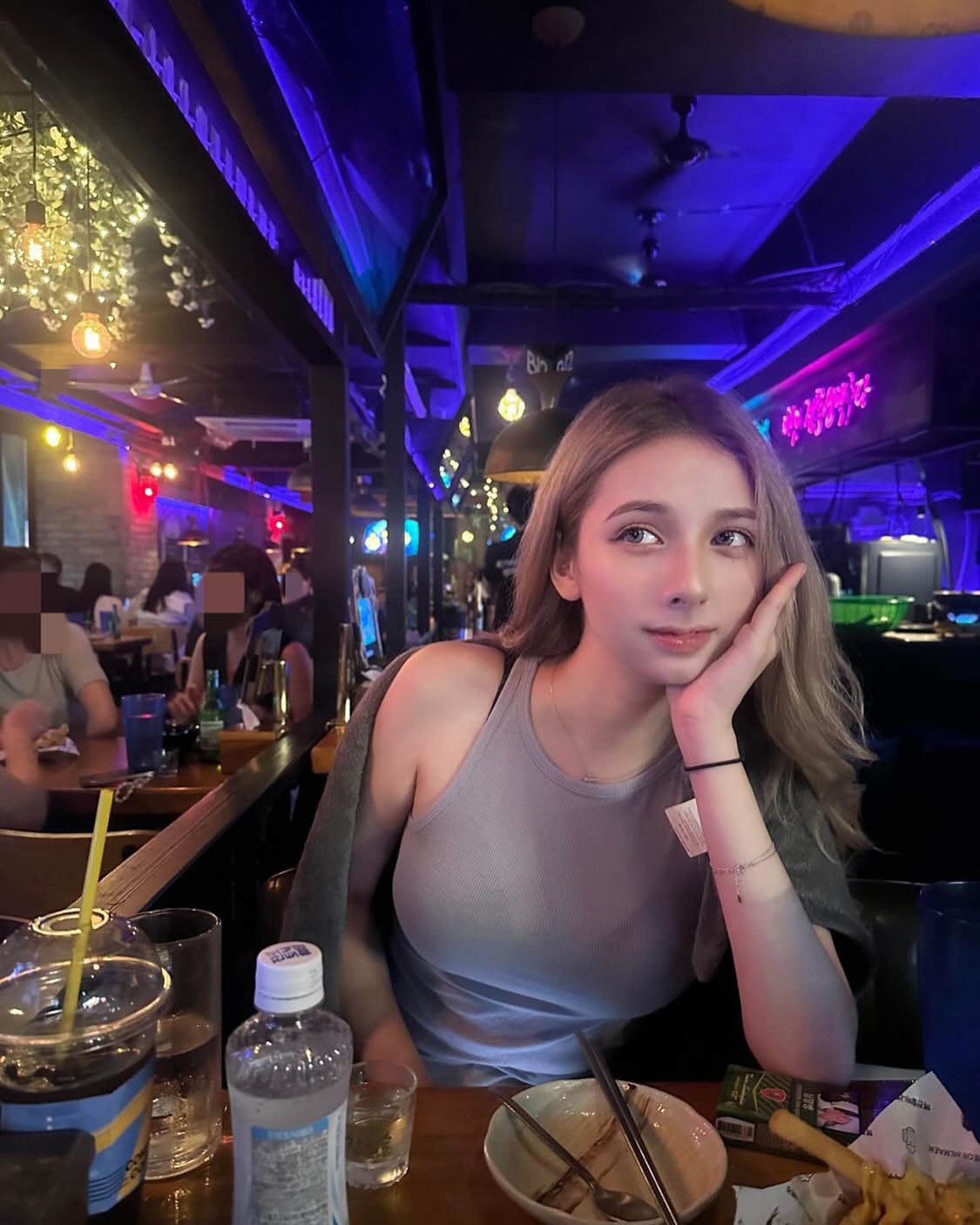 요즘 느낑는ㄴ게 내 주변렌 사진작가 하먄 떼돈벌 거 갗은 사람들이 넘쳐나는 거 같래,,,