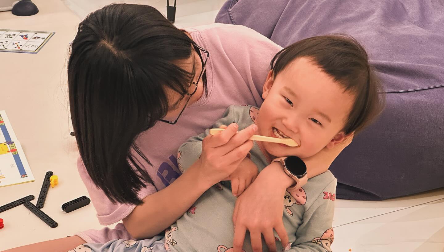 #초딩 #조카 이번엔 싸우지 말고 잘 지내자...🤣🤣 예쁜 사촌누나와서 신난 #오늘의둘째 
이게 터울 나는 셋 육아 체험인가...! 초딩 가면 신학기 전 방학. 2월달은 완전 육아의 달이네;