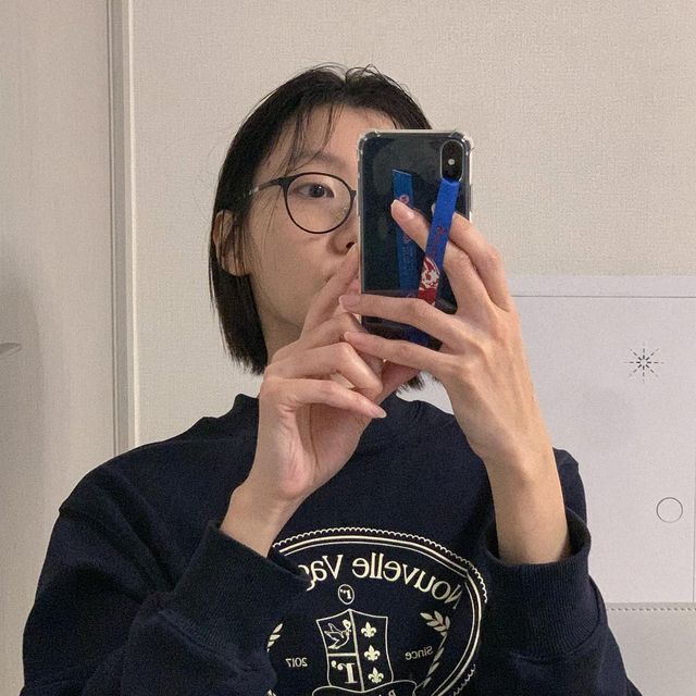 태비 on Instagram: "뉴진스 앨범 커버같은 디자인 ㅎㅎ 귀엽당🐰🖤"