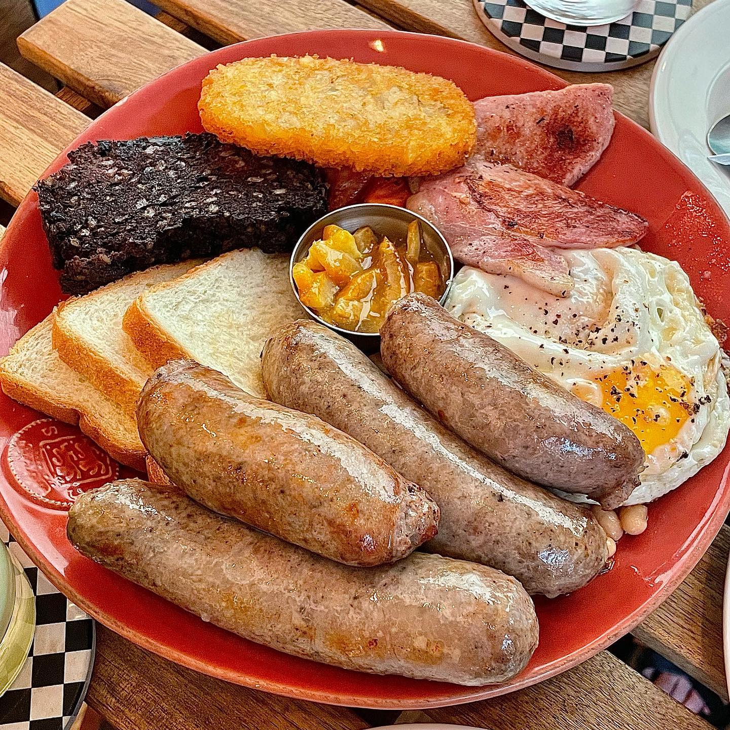 < 일산 밤리단길 브런치 맛집 : 진저앤트리클 >

📍경기 고양시 일산로 441번길 41-17
 
📍월/목/금/토/일 11:00 ~ 15:00
 __화/수 정기휴무날 , 라스트오더 14:15
 
📍진정한 유럽식 캐주얼 다이닝
📍소세지부터 소스, 과일청, 파이등 모두 수제
📍색소, 인공향료 및 보존제가 들어가지 않음
📍풀 잉글리쉬 22.0, 에그 베니 16.0
 
 
 
#진저앤트리클 #밤리단길 #일산브런치 #브런치맛집 #수제브런치 #일산 #밤가시마을 #양식 #일산비스트로 #밤리단길맛집