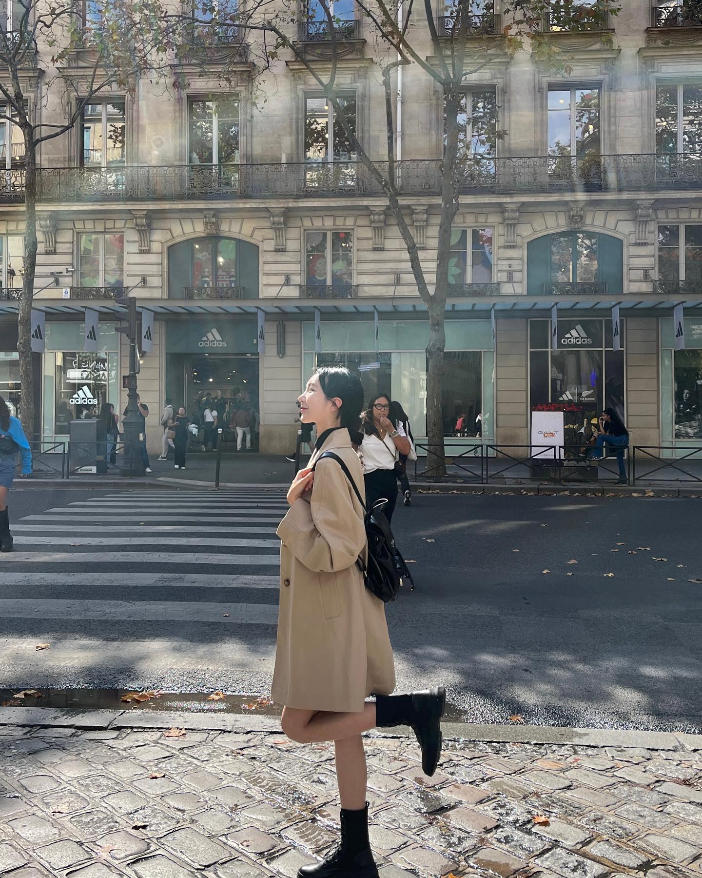 다시 돌아온 파리는 벌써 가을느낌 가득🍂