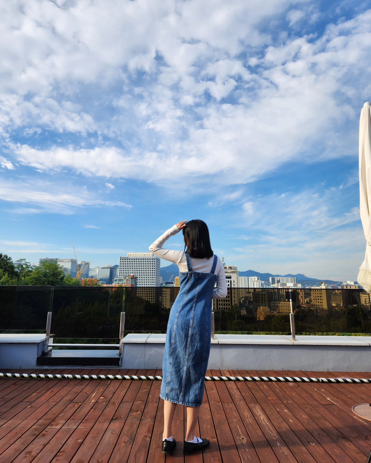 너무 예쁜 가을 하늘 💙

#가을코디 #가을여자옷 #가을여자코디 #가을옷코디 #가을원피스룩 #가을원피스코디 #가을여자패션 #가을데이트룩 #여자데이트룩 #여자데이트코디 #20대여자코디 #20대여자패션 #청원피스 #청원피스코디 #멜빵원피스 #청멜빵원피스 #청멜빵치마
