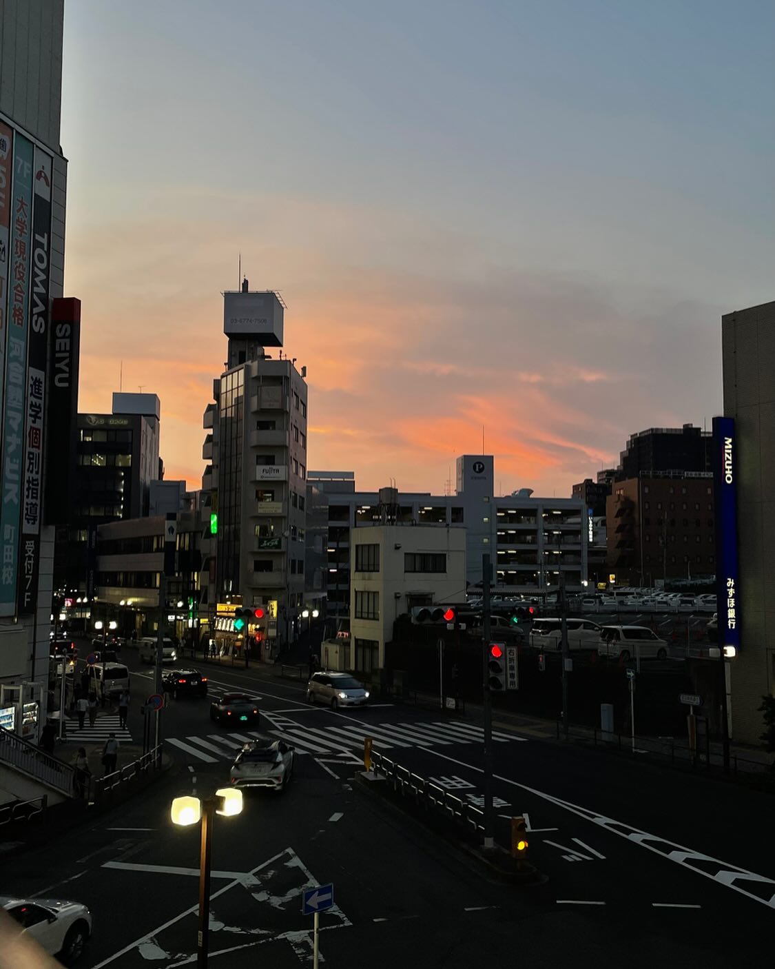 일본의 아름다움을 담는 것은 정말 행복한 일 🌆🖤

📍Machida station (町田駅)