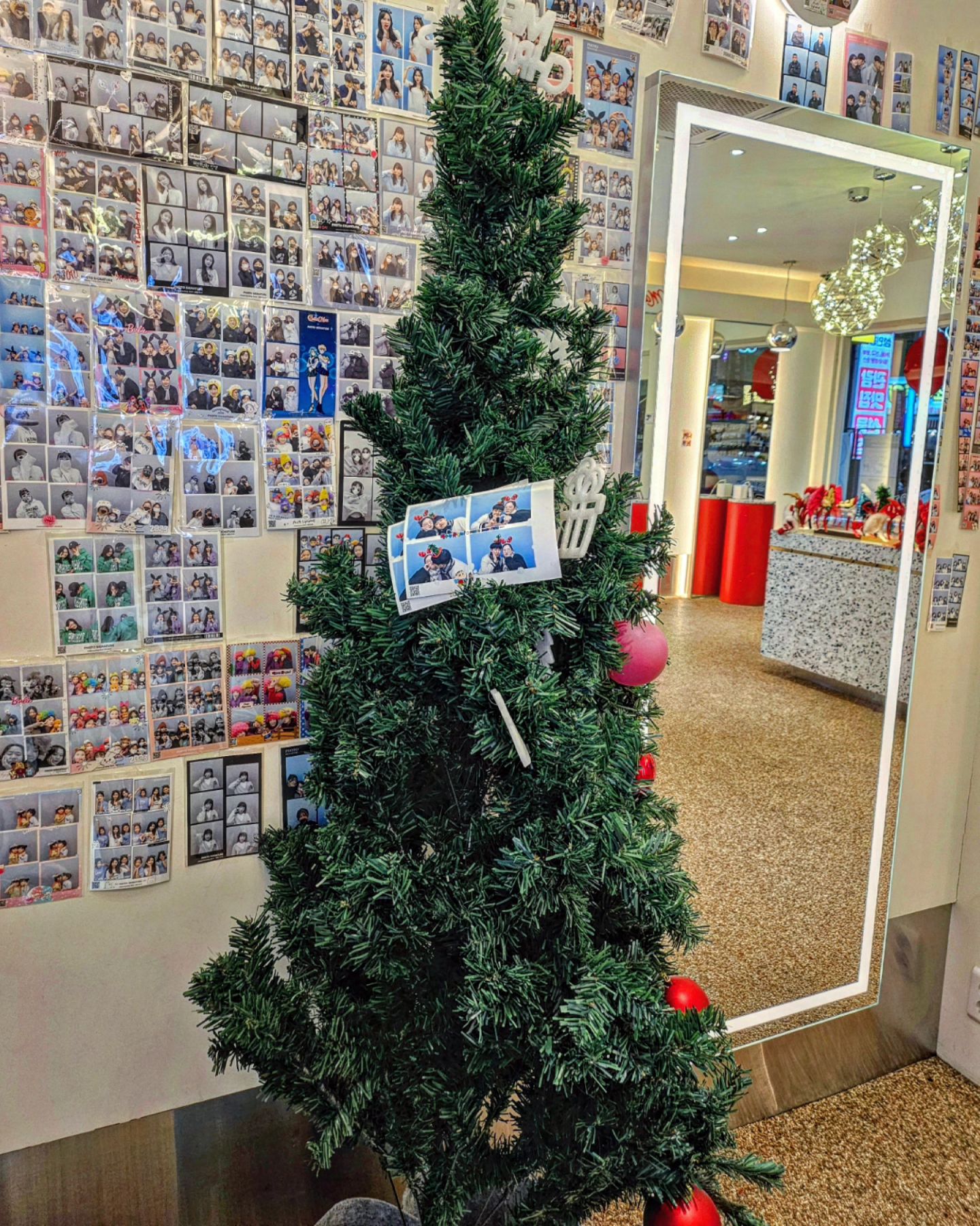 호멍청이랑 3번째 클스마스
집에서 미니 트리 만들기
-*-
#크리스마스 #Christmas #23년12월25일
#21_05_14~ing
#happy #데이트 #바쁜하루 #일상 #좋아요
#follow #like