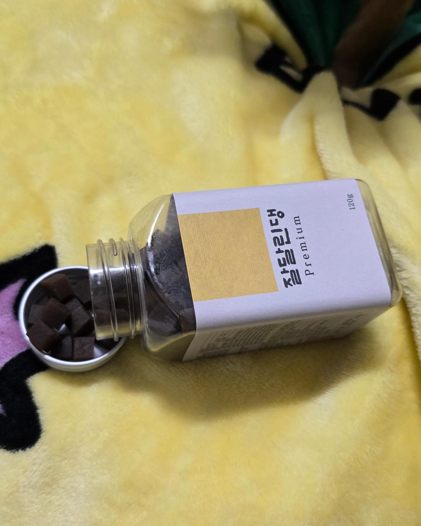 소형견 90%가 앓는다는 슬개골탈구
우리꼬비도 피해갈수없었기에 선택한 관절영양제 #잘달린댕
노견이라 아무거나 먹이기는 꺼려지는데 천연 기능성 성분을 활용해 만든 제품이라 믿고 고를수 있었다
크기가 그렇게 크진않은데 급하게 먹는 습관때문에 
사료에 조금 작게 잘라주면 코박고 먹는데 그것도 순삭ㅋㅋㅋㅋ
기호성도 굿! 
무엇보다 말랑말랑해서 부담없이 먹일수있다

daengnyang_official
daengnyang_friend
daengnyang_nolja

#강아지관절영양제 #강아지관절 #강아지쓸개골영양제 #강아지쓸개골탈구 #강아지간식 #잘달린댕 #이거면댕냥 #강아지무알러지간식 #강아지건강 #고양이간식 #고양이잘먹는간식 #고양이관절