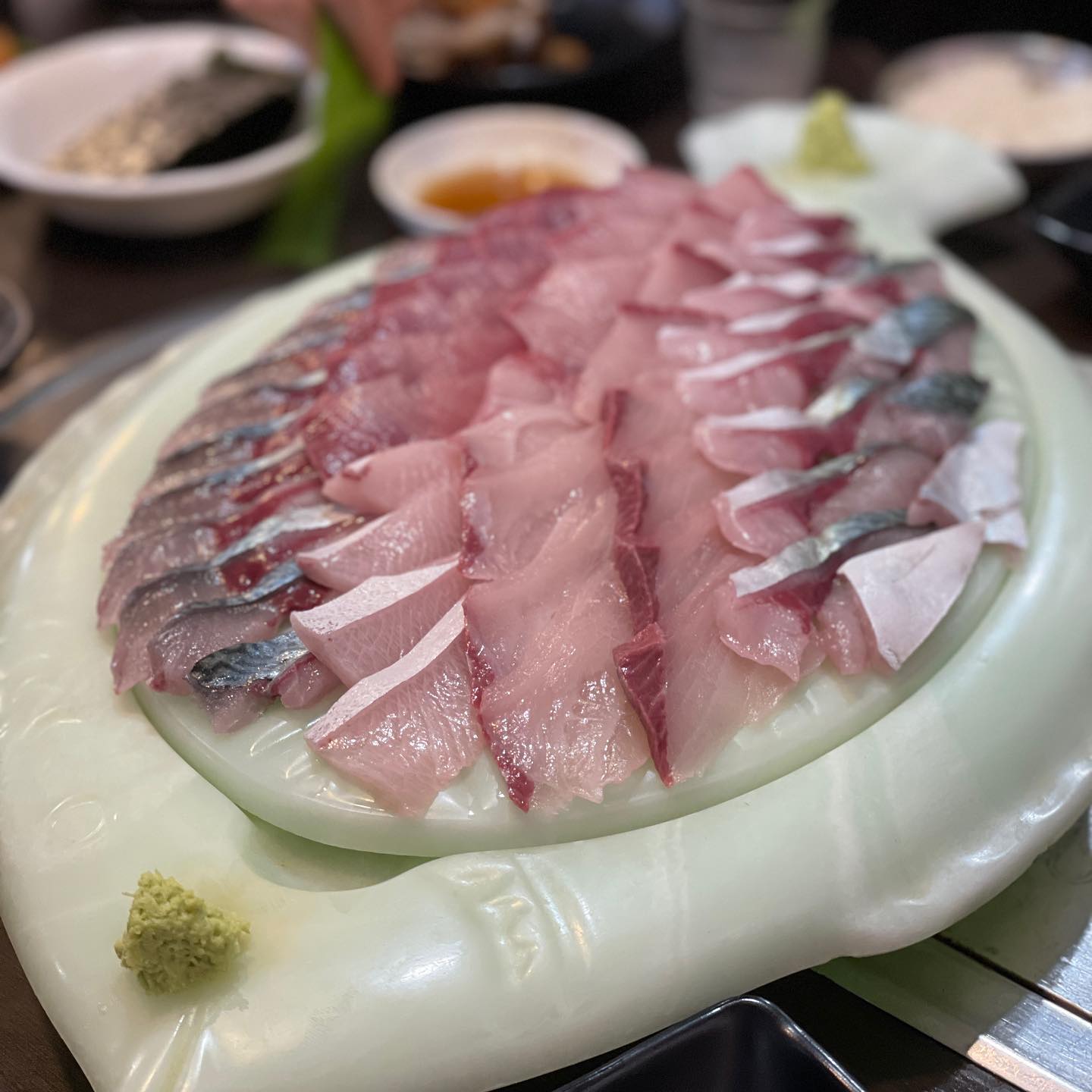 일요일에 오고 맛있어서 또온집!!
오늘은 수경이도 함께라 서더리탕두~~

#간석횟집 #간석맛집 #광해회센터 #고등어회 #방어회 #인천