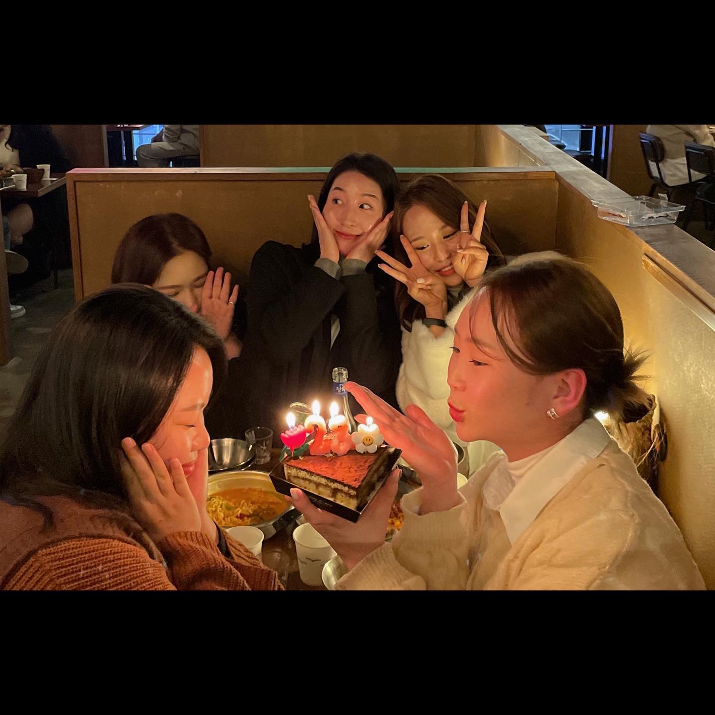 우당탕탕 토요일..
아직 힘들지만 너무 행복했음❤️사랑해 친구들❤️