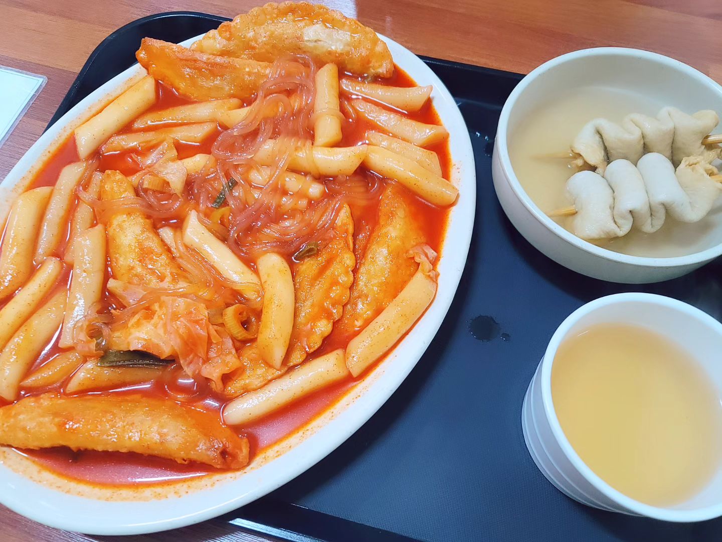 #첫줄 #첫줄반사 
한국 오자마자 떡볶이 조지기 😋
이건 못참쥬?!
전~부터 가려고 찜뽕해둔 백백분식!!!
맛은 쏘쏘 옛날 떡볶이 좋아한다면 가볼만한 맛ㅋㅋㅋ
.
.
.
#백백분식 #옛날떡볶이 #떡볶이 #떡볶이맛집 #맛집투어 #맛집찾아삼만리 #떡볶이는사랑입니다 #인스타푸드 #먹스타 #먹스타맞팔 #먹스타그램 #맛스타그램 #맛있다그램 #좋반 #좋반테러 #좋아요반사 #선팔하면맞팔 #맞팔환영 #일상스타그램 #여행끝 #한국덥다 #개더워 #여름 #본격장마 #떡볶이데이트 #데이트그램 #럽스타그램 #럽스타그램❤️