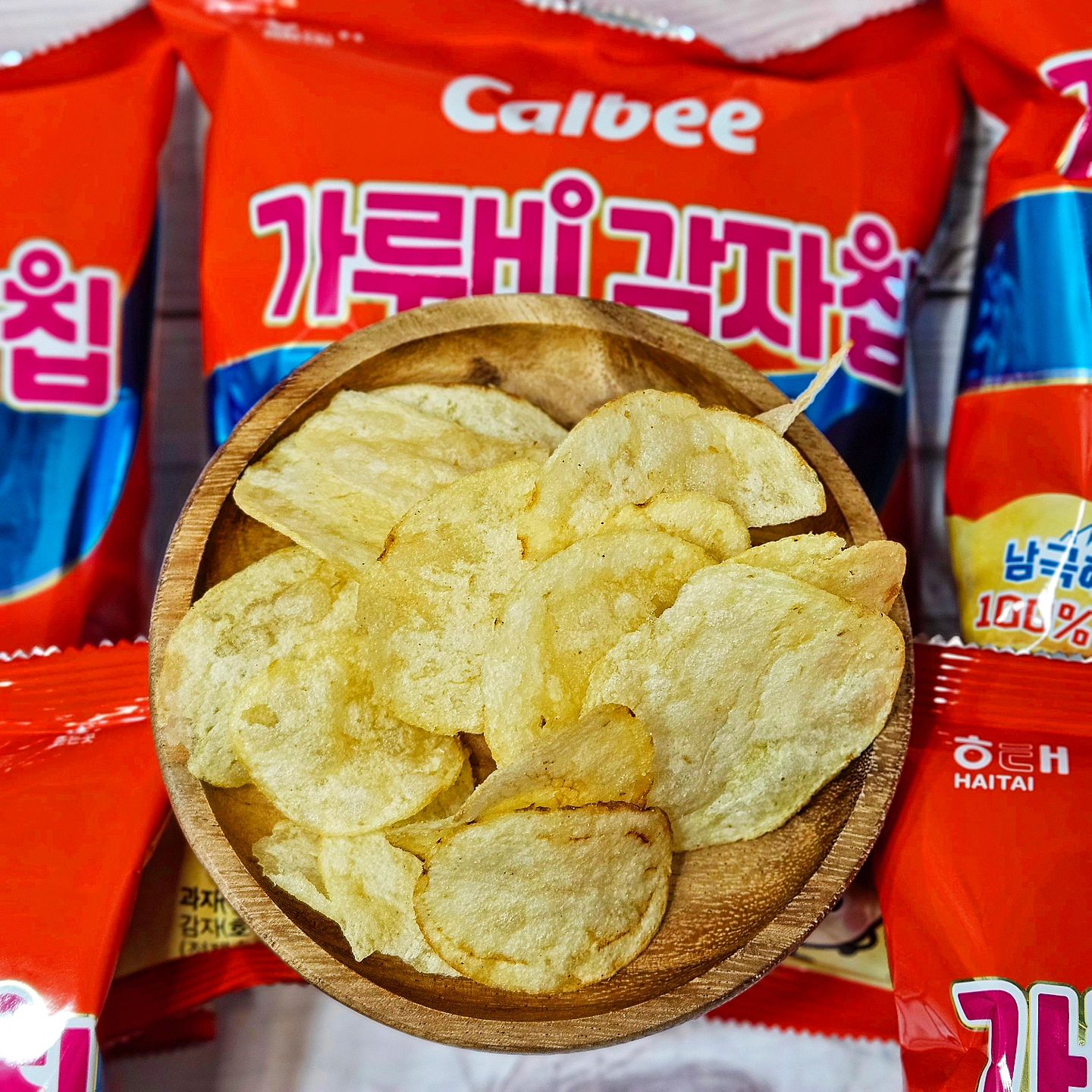 #협찬 이제 '일본 직구대란템'을 한국에서도!!

일본 넘버원 감자칩인 '가루비감자칩🥔'이
드디어 한국에 상륙했어요🔥

짭짤하고 고소한 감자맛이
간식으로도 맥주안주로도 너무 찰떡이야✨️

남극 청정 해염과 100% 생감자를 사용해서
더 맛있는 감자칩.

이제 일본 안가도 된다 @@ 

🏷해태제과 가루비 감자칩
https://naver.me/xrcGoGzj

#가루비감자칩 #해태제과 #과자 #간식 #신상과자 #신상과자리뷰 #먹스타그램 #간식스타그램 #일본과자 #일본과자추천 #가루비 #해외과자
#감자칩 #맥주안주 #먹팔 #먹팔맞팔