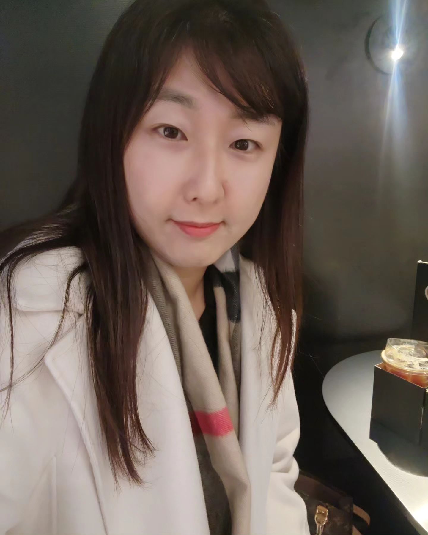 요즘, 제일 많이 연락오는 얘기중에 하나가
요즘머해요?ㅋㅋㅋ

저, 우선 잘지내고 있습니다🙆‍♀️

인스타 보면 막 세상 일 혼자 다하는사람들 보면서 
인스타 재미없어서 스토리만 올리고 있습니다 ㅋ

저처럼 인스타 안하시는분 손드세여ㅋㅋ ✋️