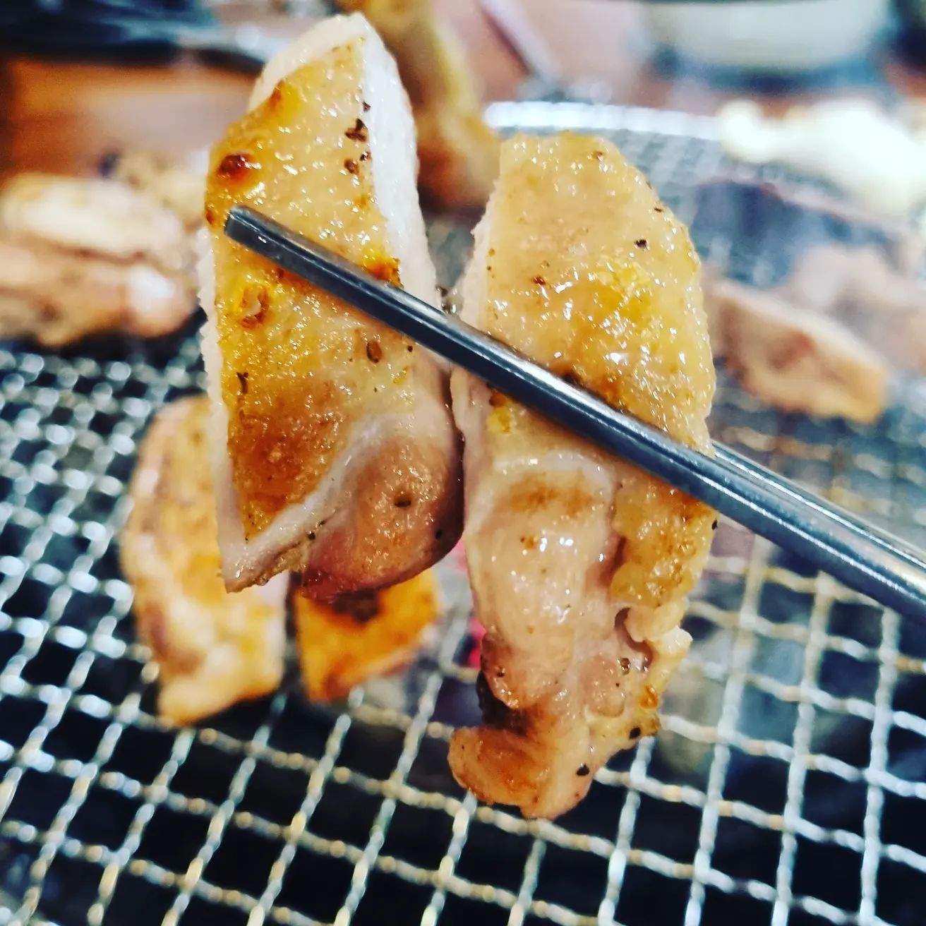 #남춘네숯불닭갈비
줄서서먹는목동맛집♡
오랜만에방문했는데여전히맛있음😍😍
닭갈비도맛있고~
닭목살구이도맛있고~
막국수도굿굿👍👍
.
.
#숯불닭갈비 #닭갈비 #닭갈비맛집 #숯불닭갈비맛집 #목동맛집 #목동닭갈비 #목동닭갈비맛집 #목동숯불닭갈비 #목동숯불닭갈비맛집