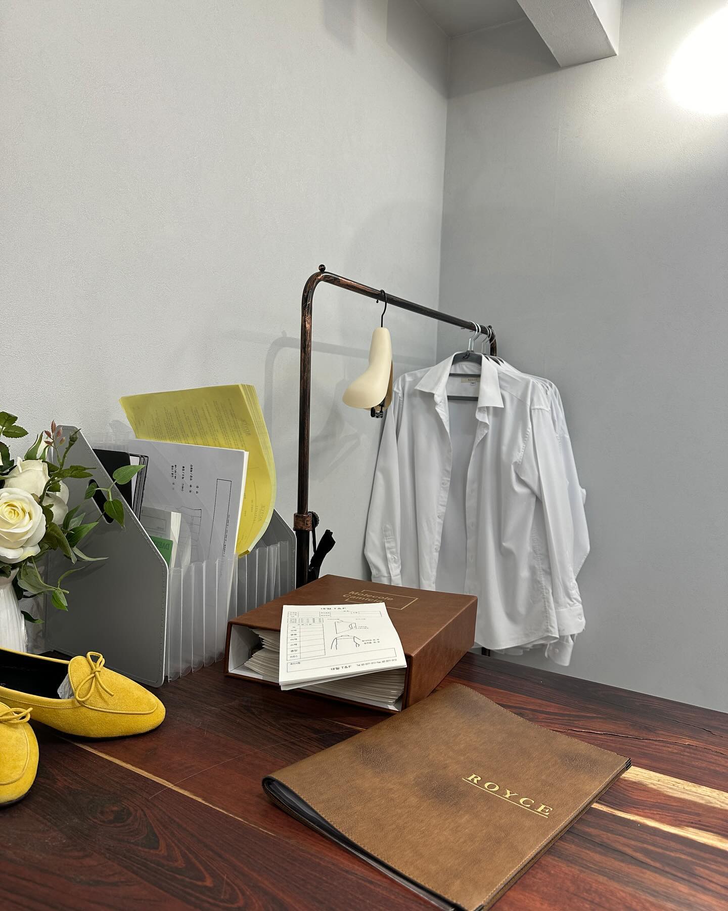 예복 상담과 사이즈에 맞는 셔츠 준비해주셔서, 정장 피팅 체크하기 #로이스테일러 

#다이렉트결혼준비 #결혼준비 #결혼 #웨딩홀 #예물 #예복 #한복 #베뉴추천 #웨딩홀추천
direct.wedding 다양한 포인트 혜택과 많은 제휴업체 보유로 결혼 준비하기 편하니 다이렉트 결혼준비 추천!
