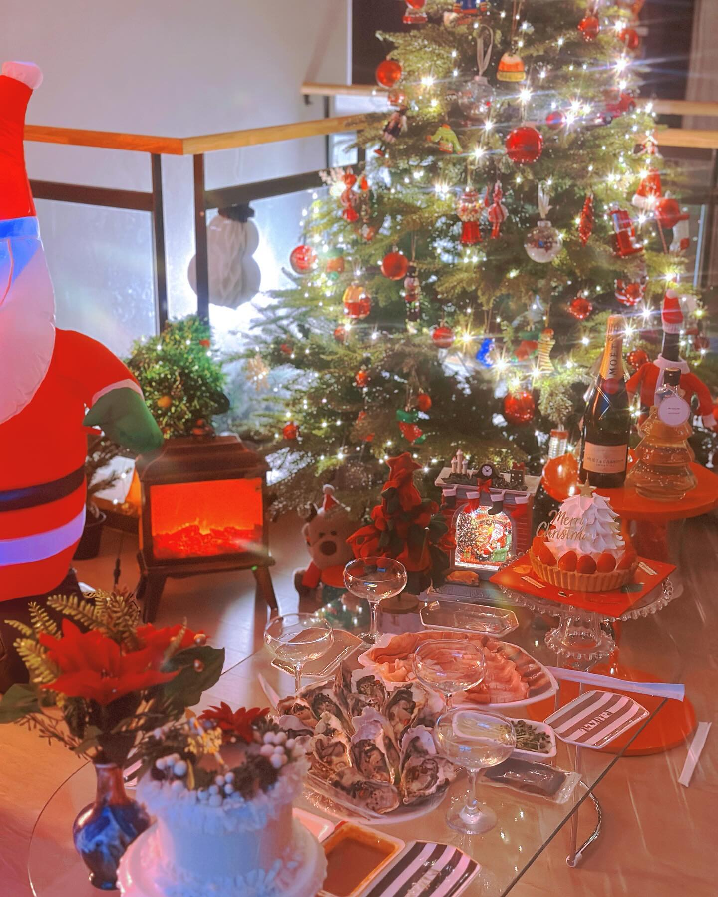 #화이트크리스마스 ☃️
이재이가 아파서 집 밖으로 한발자국도 나갈 수 없는 #크리스마스 였다,,,,,🎄🥹
병간호로 끝나가는 크리스마스,,,,,,☃️