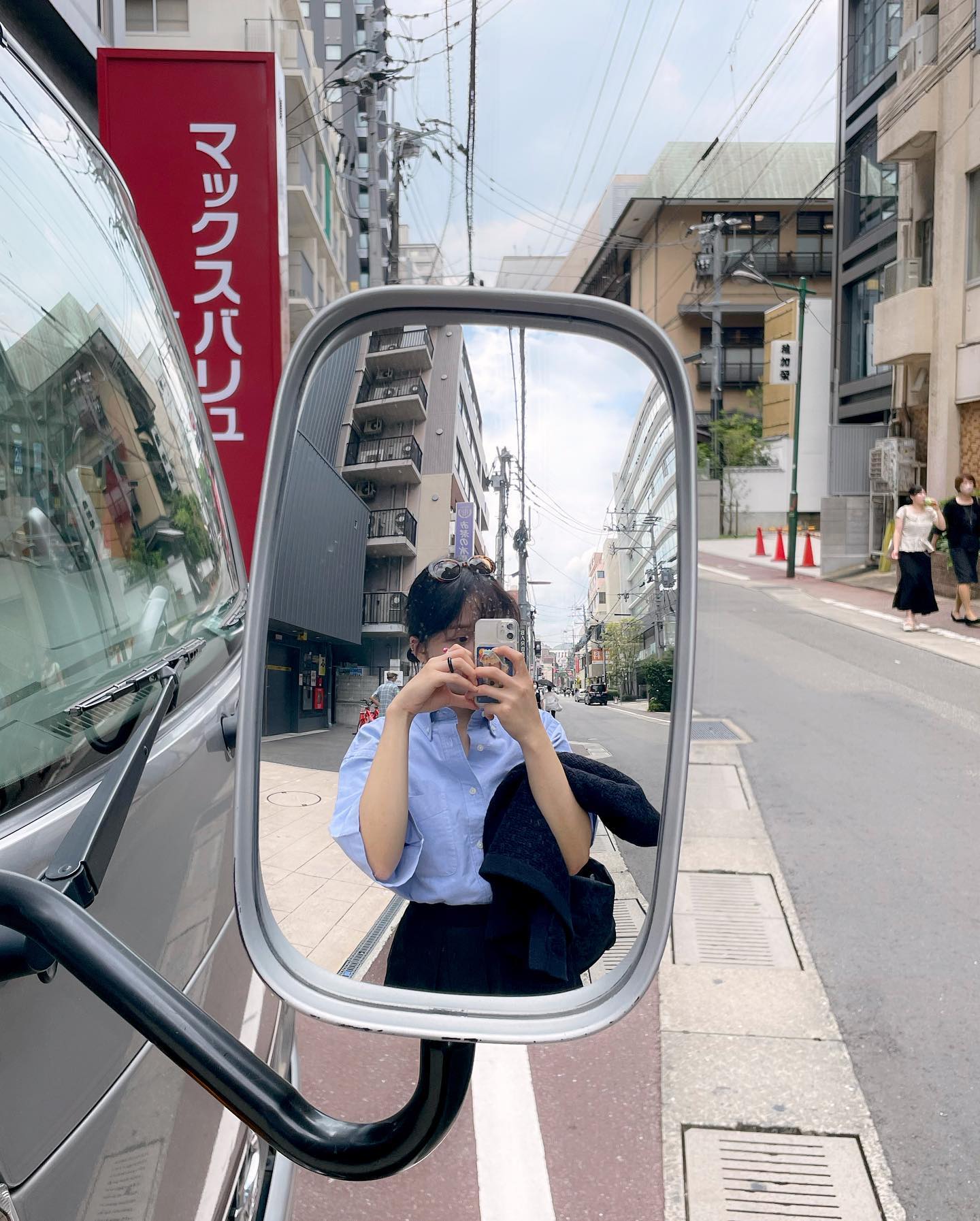 9월 기록✍️

2일 전에 끊어버린 비행기티켓,
혼자 여행하며 무작정 걷다 찾은 서점이랑 산책로, 풍경들
또 저녁엔 혼자 여행 온 낯선 사람들과 시시콜콜한 대화들로 채운 일본 여행 기록

#후쿠오카여행#텐진#혼자여행#여행에미치다#fukuoka#traveling#ootd
