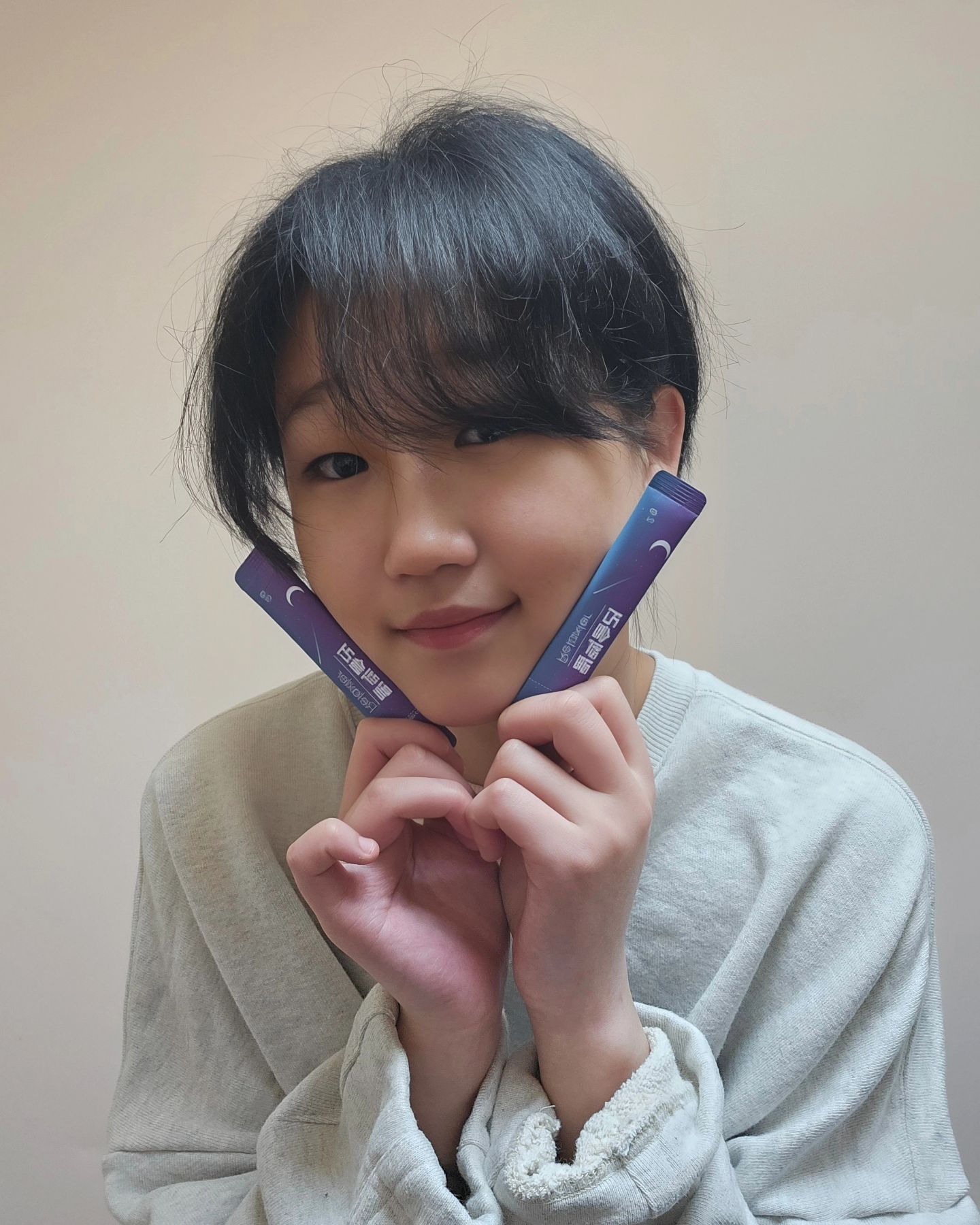 🌿 휴온정 - 마음을 편안하게 🌿

스트레스와 무기력으로 고민하시는 분들께, 힘들 때 필요한 아이템인 휴온정 릴렉슬러💚

휴온정은 독자적인 안정화 기술로 제작된 제품으로써,
심리적 혹은 신체적인 안정감을 유지하고 행복감을 지속시켜줍니다. 섭취할수록 잠도 점점 중간에 안깨고 편안하게 자게 되더라구요👍

오직 하루에 한 포만 물과 함께 드셔도 충분합니다. 
이 제품은 세심한 신경 쓰여 만들어졌으며 
몸에서도 빠르게 흡수되고 용해됩니다.

현재 할인 이벤트도 진행 중이니 스트레스가 많이 찾아오는 직장인과 학생들에게 권유합니다🤗

#수면유도제 #무기력증 #스트레스 #수면제 #우울증약 #협찬 #광고