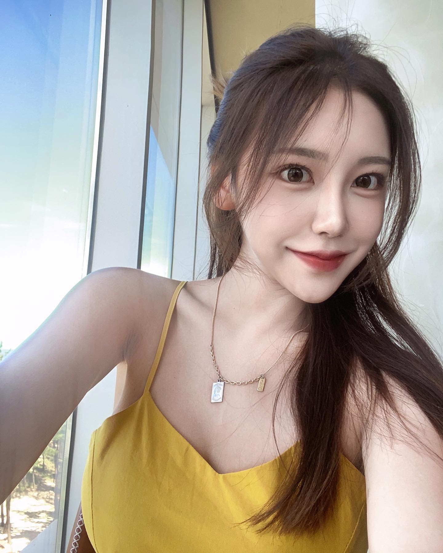 계란후라이룩 만족중 
.
.
.
#윤비야 #중국부자 #냄새는 #머야?