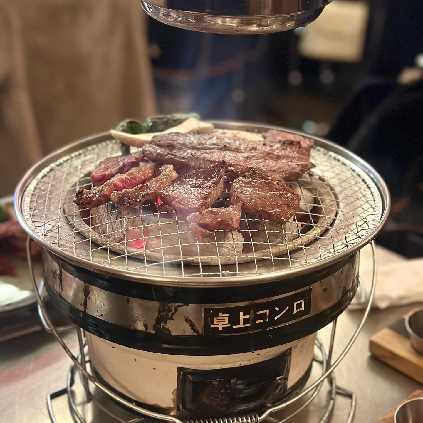 #협찬 📍가산 코미오

가산디지털단지 야끼니꾸 맛집 코미오❤️
퇴근하자마자 달려갔는데 웨이팅이 엄청난 최강 인기 맛집이에오 ㅎㅎㅎ 양념된 소고기를 촵촵 구워 먹으면 환상... 마늘밥과 같이 한입하면 진짜 최고에요! 하이볼도 달달한 버전과 드라이한 버전 중 선택할 수 있고 정통 하이볼이라 좋더라고요! 일본틱한 인테리어에 일본 노래까지! 일본에 온 듯한 느낌!!
회식할 때도 좋을 것 같고 분위기 있게 데이트할 때 넘 좋을 것 같아요😝‼️ 

📍서울 금천구 가산디지털2로 142-13 1층
⏰11:00~23:00 (라스트 오더 21:30)
☎️0507-1438-8926

#가산디지털단지역맛집 #가산디지털단지맛집 #가산맛집
#가산 #가산디지털단지 #먹팔맞팔 #먹스타그램 #좋튀 #좋반환영 #좋반사 #먹스타 #먹스타맞팔 #먹스타그램 #팔로우 #맛집그램 #맛스타그램 #맛집추천 #좋아요그램 #먹스타맞팔 #먹팔소통 #먹팔맞팔 #좋아요그램 #좋아요 #맛집 #맛집스타그램 #좋아요 #좋아요반사 #좋반 #좋아요테러 #좋테 #먹스타그램 #먹스타 #먹팔 #먹팔해요 #먹팔맞팔 #야니야미 #야니야미_가산