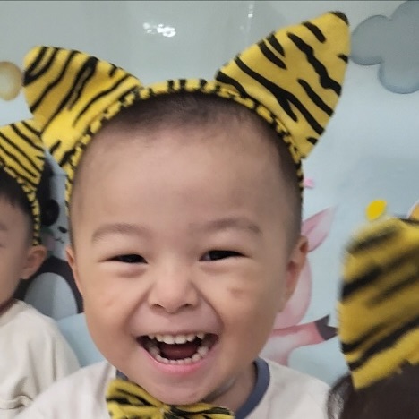 ⠀
⠀
👩🏻 하늘아 어린이집 재밌어?
👶🏻 아니 재미어또
👩🏻 ……
⠀
⠀