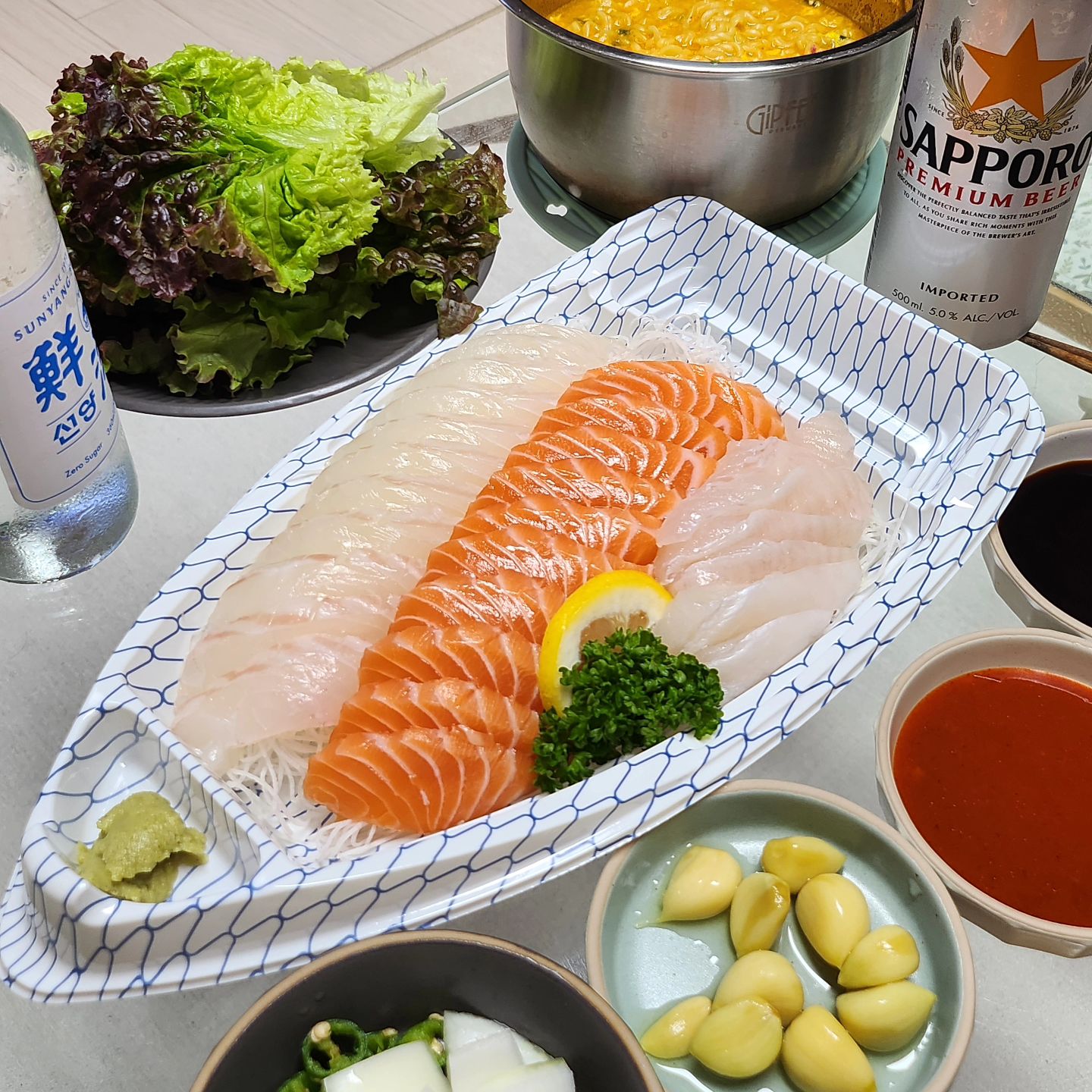 알찬하루여똬
돌아가는길에

#이마트회가가성비최고👍
#장마시작
#주말저녁#우리집밥상