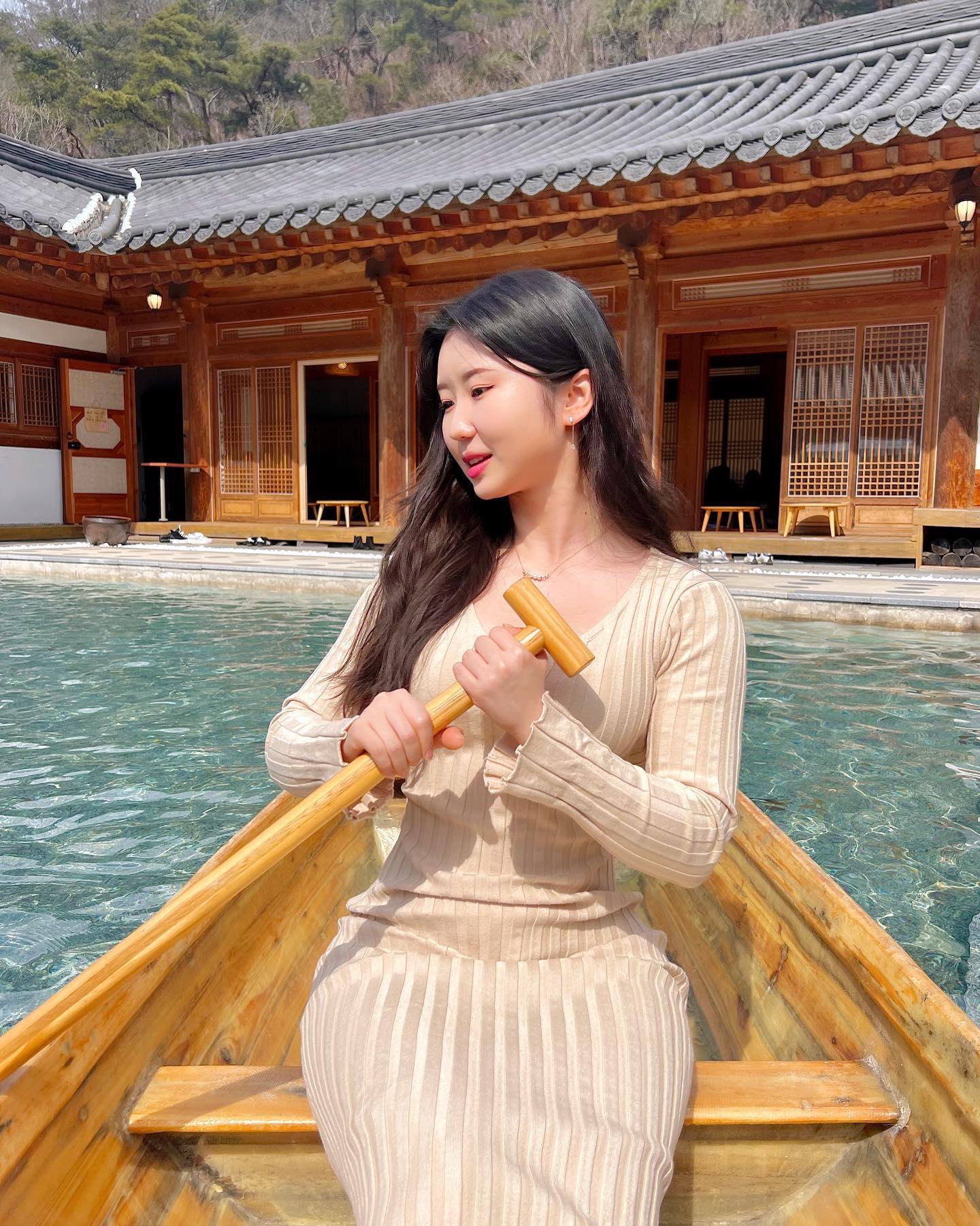 날씨 좋당☀️
.
.
.
#한옥티롤 #소양 #전주근교 #카페 #한옥 #전주카페 #드라이브 #주말 #산책 #원피스 #데일리 #일상 #사진 #토요일 #좋아요 #포토 #나룻배 #포토존 #소통 #daily #spring #photo #l4likes