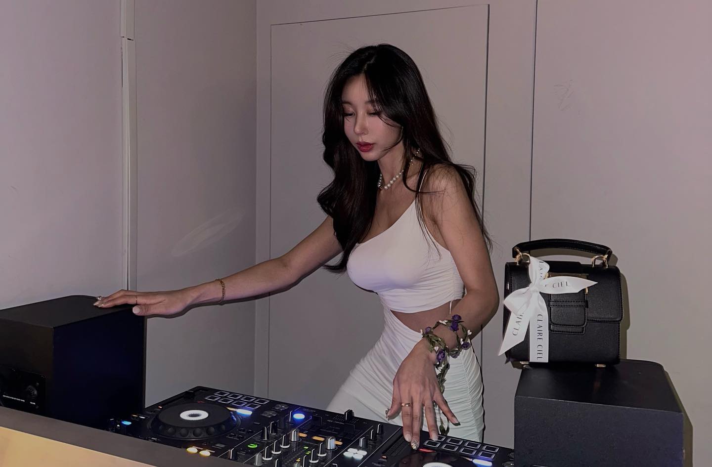 people.theterrace renewal party
shelly0652 대표님 초대 감사합니다 ❥

Best dresser로 claireciel_style 👜 미니백은 사랑이에요