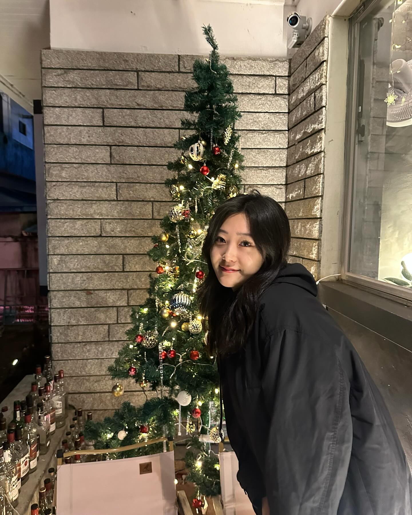 #협찬 경주터미널 주변 맛집 술집 #안다미로

차돌박이야끼우동, 편백찜에 하이볼 맛있게 먹고 왔어요🥂
대식가 둘이서 갔는데 양이 정말 많아서 남기고왔는데
사진 정리하면서 침고이는중🫠🫠

건물 전체에 크리스마스+연말 느낌이 낙낙해서 데이트로 강력주천❤️
프라이빗 단체룸 보유, 주차장보유👍
황리단길이랑도 가까우니 꼭 방문 추천드려요😘

#경주맛집 #경주황리단길술집 #황리단길술집 #경주황리단길맛집 #황리단길맛집 #경주터미널맛집 #경주터미널술집 #경주핫플 #경주술집