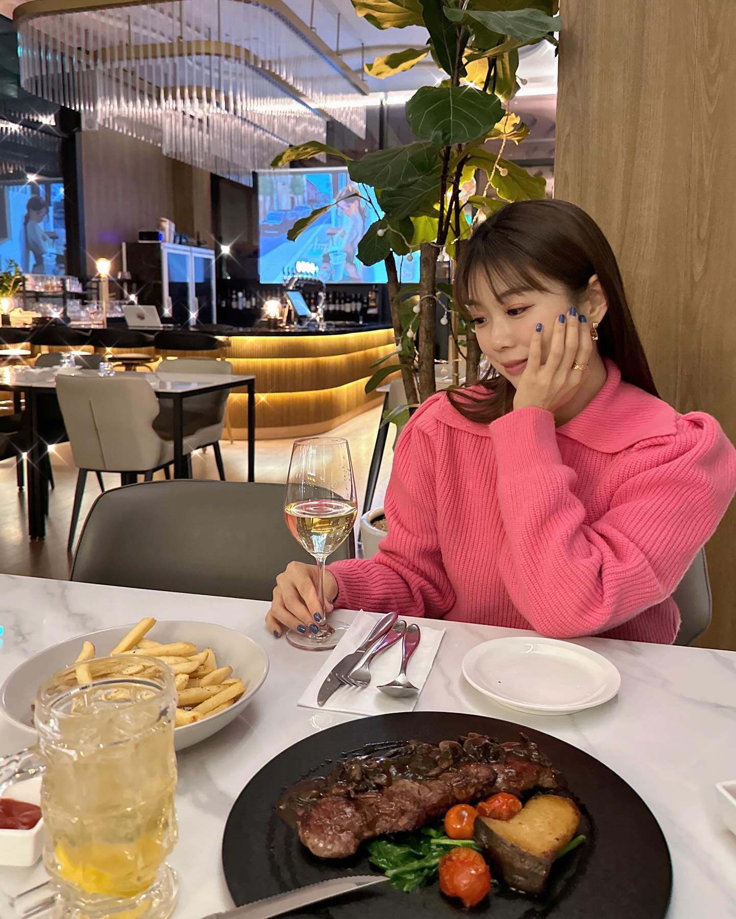 남표니랑 데이트💖
사진 아주 잘 찍어줬어 🌸🎀💫