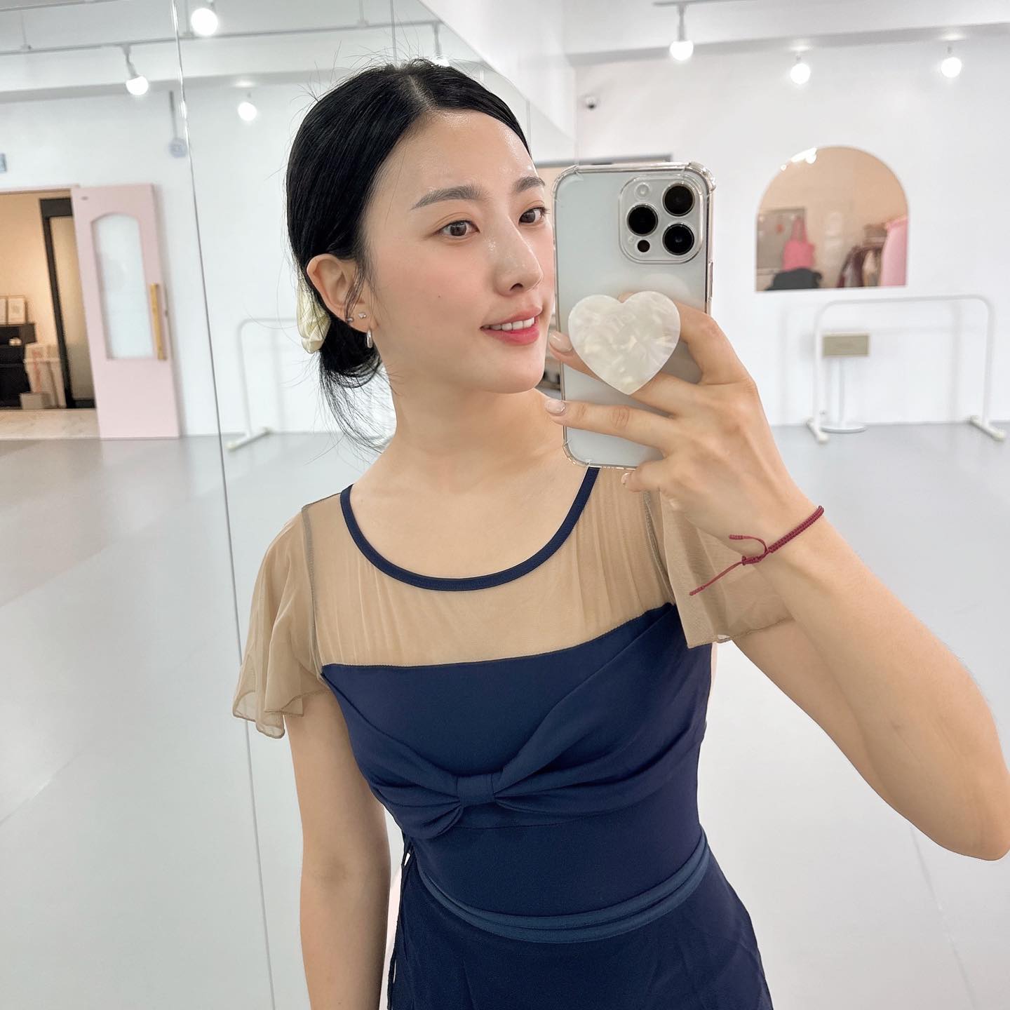 🫧
수업전에 찍었어야 뽀송하게 찍었을것을🥲
#새레오타드 어깨프릴이 풀락풀락해서 불편하지만 이쁘니까패쓰🎀
#오발완