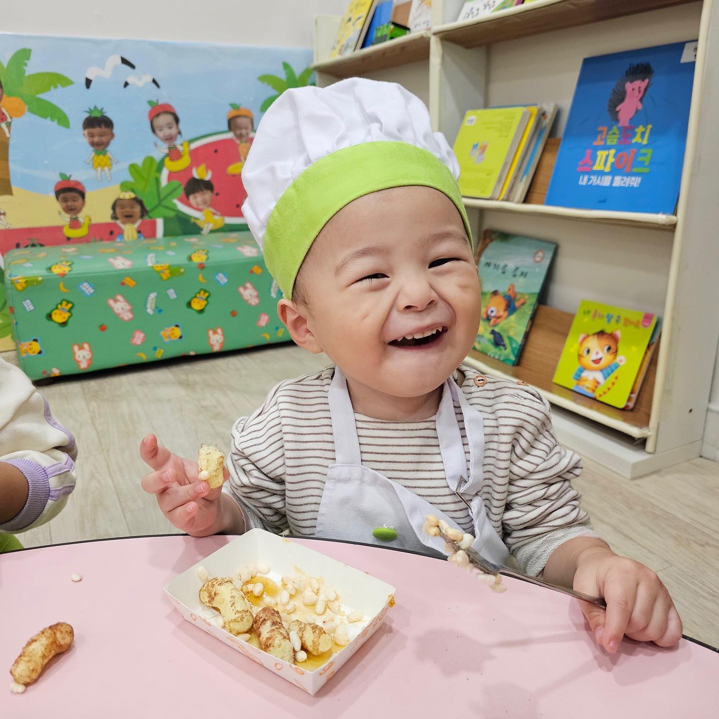 ⠀
⠀
이번 악플사태를 통해서
초딩, 중딩이 진짜 많다는 걸 알았지모야
⠀
나도 내가 집요한 또라이인줄은 알았는데
이번일을 통해서 더더더 느꼈지모야
⠀
악플 단 사람 팔로워 팔로잉 다 뒤져서
다니는 학교 알아내고 직통으로 전화했지모야
심지어 엄마 계정까지 알아냈어😉
⠀
ㅋ̄̈ㅋ꙼̈ㅋ̆̎ㅋ̐̈ㅋ̄̈ ㅋ̄̈ㅋ꙼̈ㅋ̆̎ㅋ̐̈ㅋ̄̈ ㅋ̄̈ㅋ꙼̈ㅋ̆̎ㅋ̐̈ㅋ̄̈
ㅋ̄̈ㅋ꙼̈ㅋ̆̎ㅋ̐̈ㅋ̄̈ ㅋ̄̈ㅋ꙼̈ㅋ̆̎ㅋ̐̈ㅋ̄̈ ㅋ̄̈ㅋ꙼̈ㅋ̆̎ㅋ̐̈ㅋ̄̈
⠀
그런 일이 얼마나 부끄러운짓인지
꼭 지우고 싶지만 영영 못지우는
과거로 만들어주고 싶었어🫢
⠀
그 와중 진짜 웃겼던 핑계 뭔지 알아?
해킹 당해서 그런거래 풉
그리고 그럴 행실 할 아이가 아니래
그래 그렇다 쳐야지 뭐
그러나 본인 스스로는 알겠지🫡
⠀
진짜 가정교육 잘 시켜야겠다는
생각이 훨씬 많이 들었지모야
정신 똑바로 차려야지💚
⠀
⠀