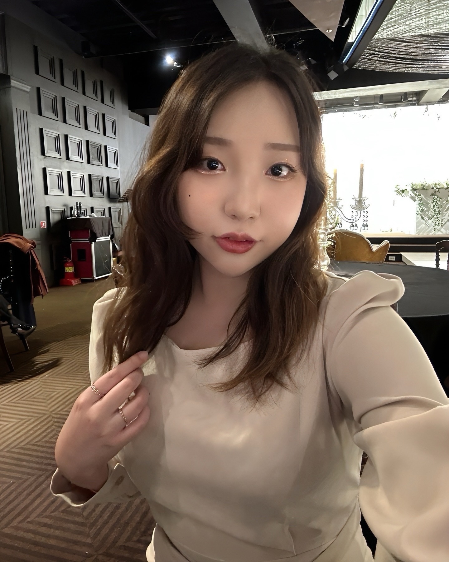 아이조아❤️
#결혼식 #하객룩 #하객패션 #데일리메이크업 #selfie #selca