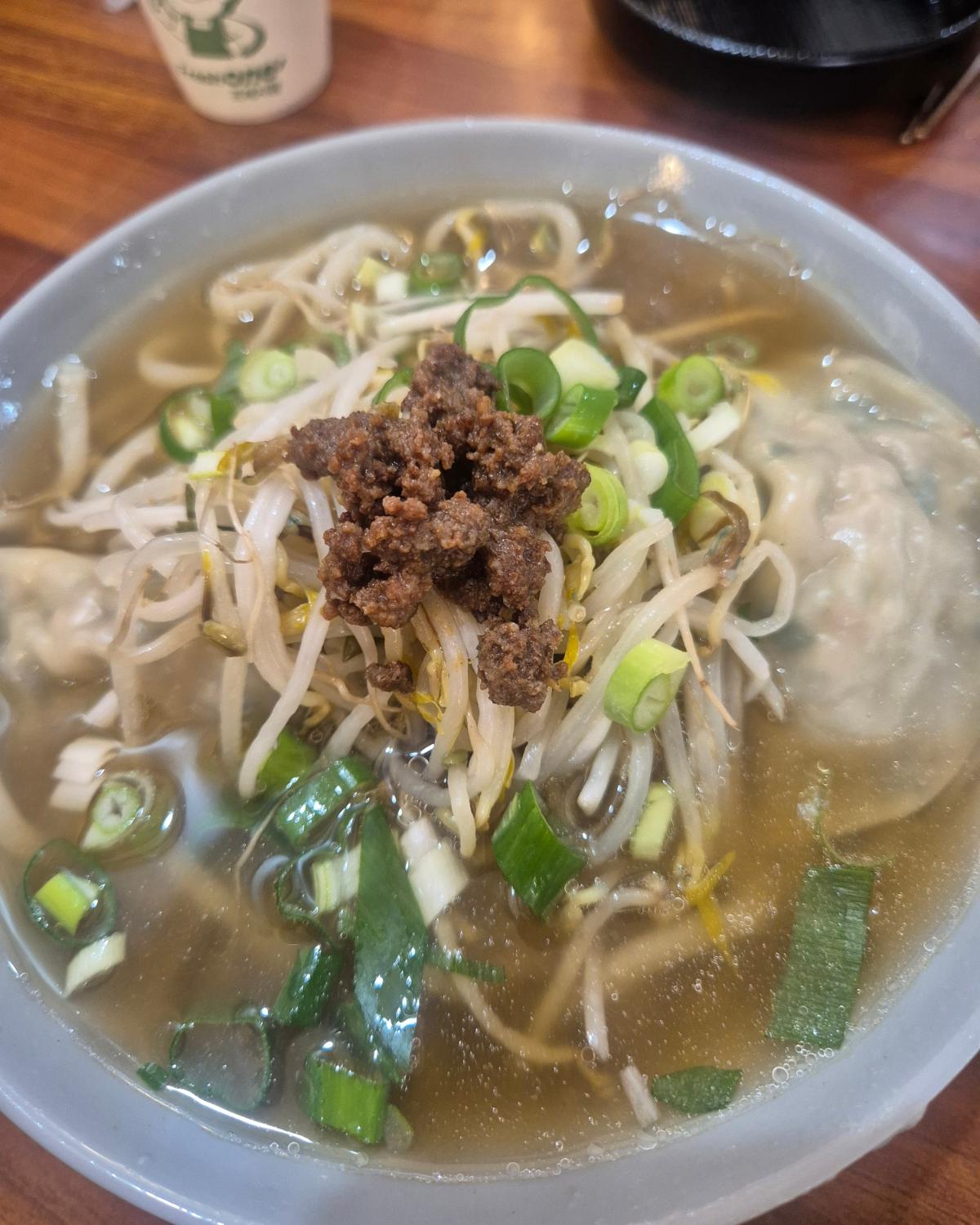 #꾸왁칼국수 #칼국수 #김치볶음밥
크 개인적으론 칼국수도맛잇엇지만 만두국드세요
만두가 지려버렷거등요