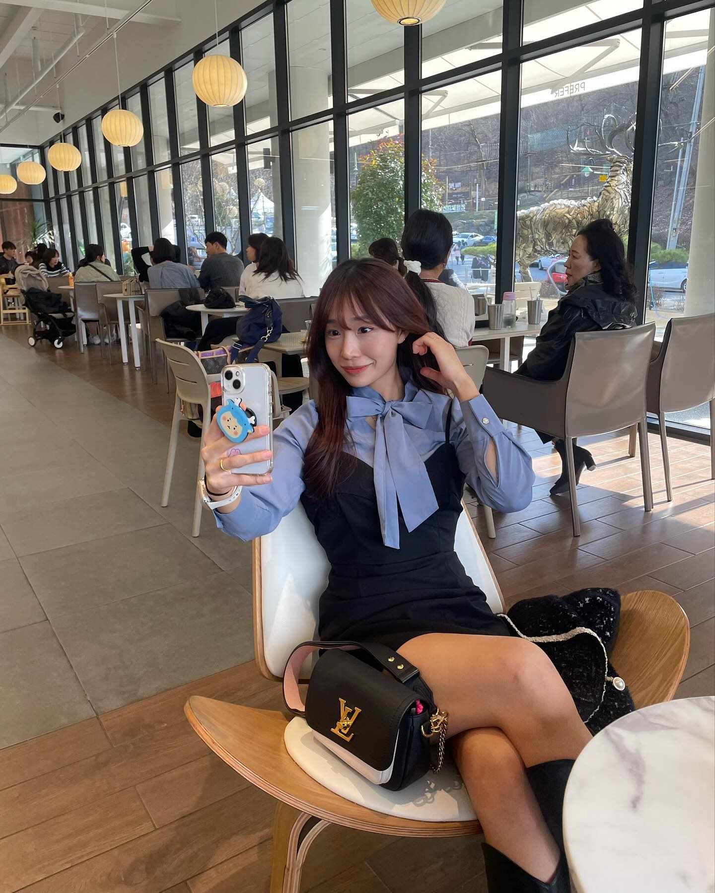 요즘 근황,,💙
.
.
.
#평택 #송탄 #송탄카페 #프리퍼 #prefercafe #f4f #fff #ootd #instagram #daily #selfie #selstagram📷