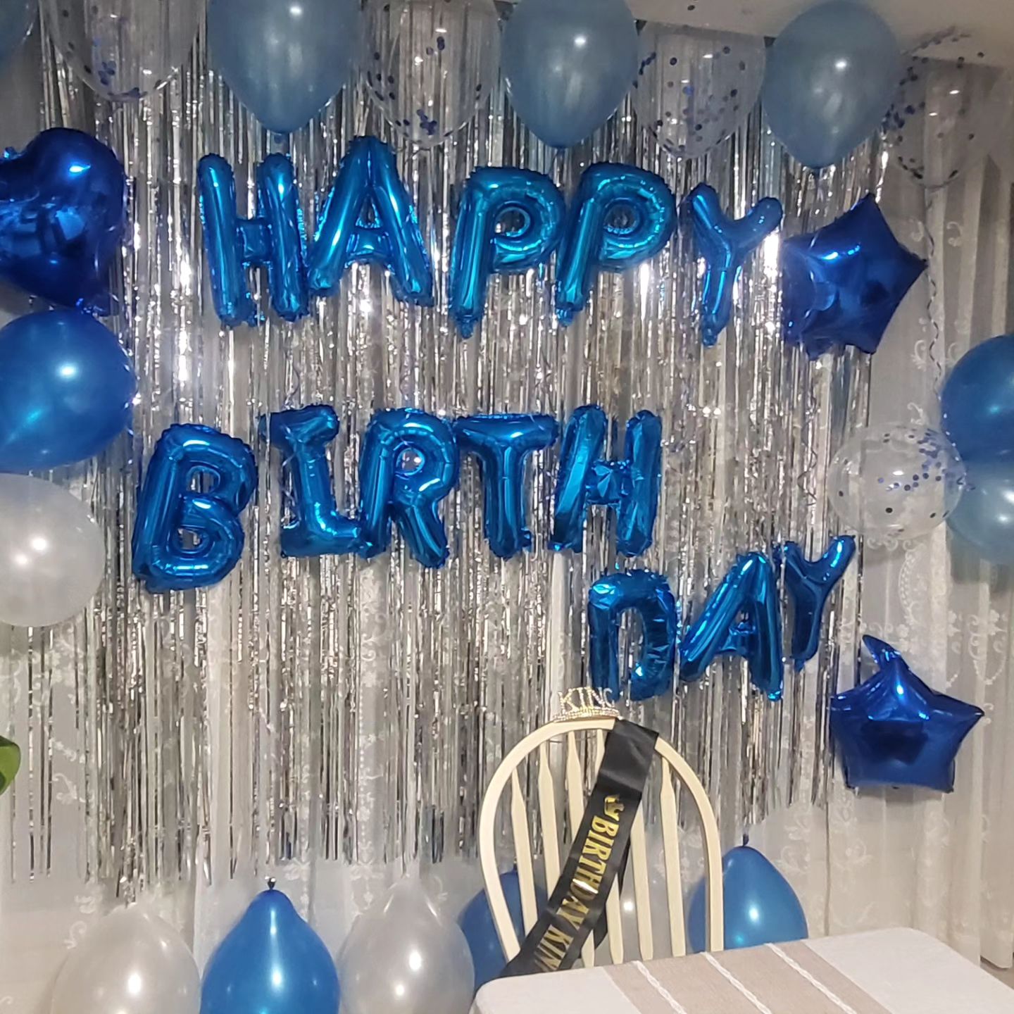 🎂D-1
키즈카페 파티룸 대관해서 생파해주려고했던, 느림보 거북이 민재맘은 넋을 놓고 있다
예약을 못하게 되었어요🥲

퇴근하고 우림칼국수가서 배든든하게 채우고 시작된 생일파티 준비🎉

9시에 시작해서 12시에 끝났네요😂
음식 준비는 하지도 못한채..

풍선불다가 골로갈뻔 했습니다👼

들떠있는 아들을 보며,
그래, 너가 행복하면 됐다.

🍎지난주 제 계정이 제한이 걸려있어서 피드도 못 올리고, 댓글,좋아요도 아무것도 못하고 있었어요, 오늘부터 순방갑니다🍎