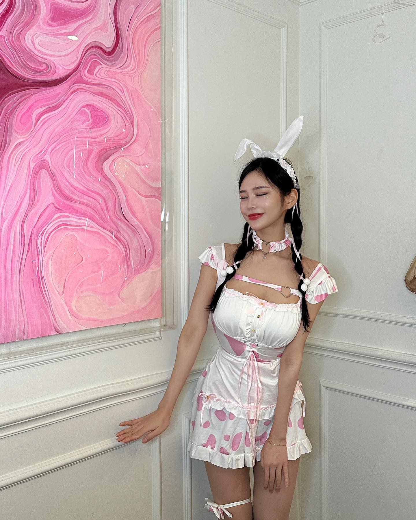 I’m 유송이 birthday 축하해주러 스케쥴 party room 다녀 왔어요~🎀

Photoshop 때문에 벽이 휘었지만 i’m okay에요 ^^