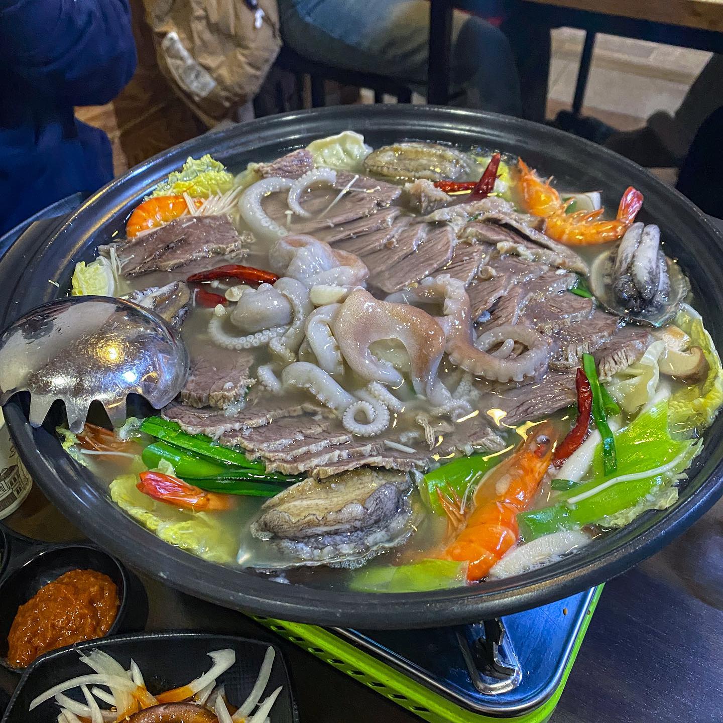 _
죽까지 완벽
.
.
.
#포항 #문덕해장국 #포항맛집 #문덕맛집 #포항문덕맛집 #소수육전골 #소수육 #뭉티기 #수육맛집 #포항수육 #저녁 #핫플 #핫플레이스 #포항핫플 #포항맛집 #igers #일상 #좋반테러 #맞좋아요 #맞좋튀 #좋아요 #좋아요반사 #좋반테러반사 #daily #떠나요 #카메라 #아이폰 #애플 #아이폰11프로  #사진작가 #photographer