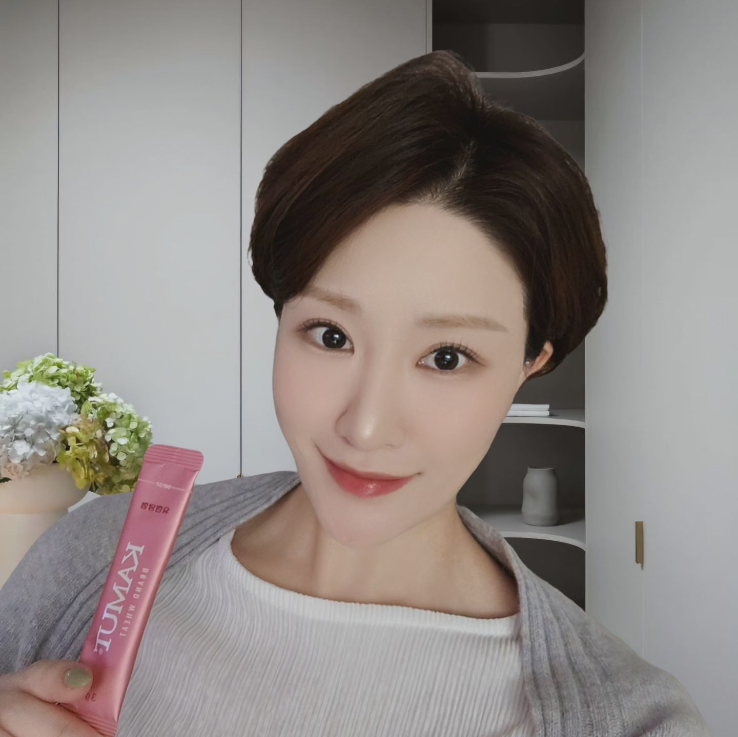#협찬 yuliana.ibr_official

98년 오랜 역사의 유한양행이 선택한 정품카무트효소➿️

특허받은 건강한 곡물발효 효소를 사용해 탄수화물 섭취가
많은 음식을 먹은 날이나 과식 했을 때 챙겨먹고 있는 효소에요!
누룽지맛으로 고소함이 가득하고 간편한 스틱포라 휴대하기도 편해서 가지고 가방에 꼭 가지고 다녀요😋
빵순이들은 요거 필수에오,,, 🍔🍰🍩

📍 구매링크 https://bit.ly/4hjaLt5

#유한양행 #율리아나 #정품카무트효소 #카무트효소 #효소 #효소관리 #효소습관 #소화효소 #과식필수템