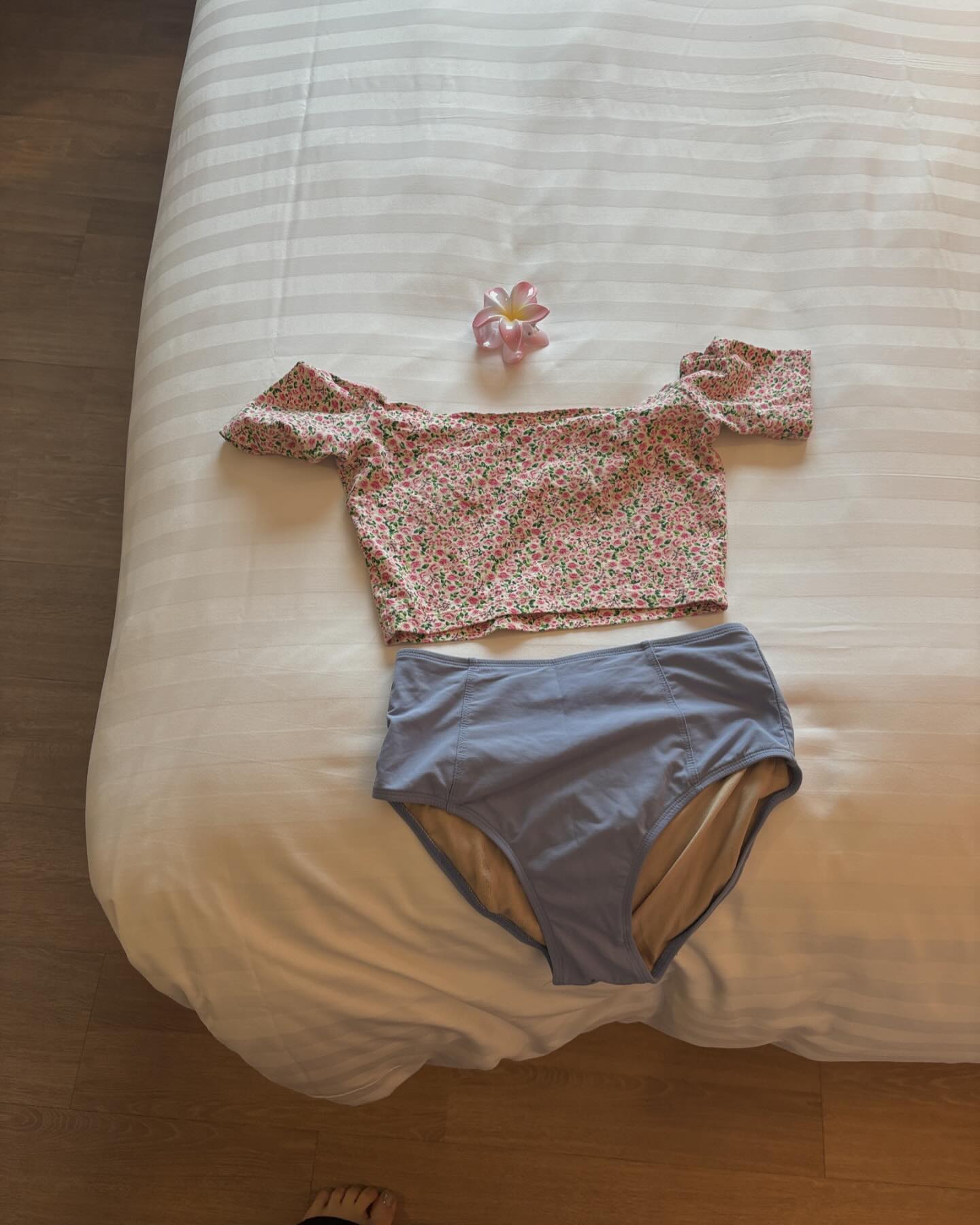 10년된 aa탑, 헤어변형 방콕에디션🌺 그리고 리얼 빈티지호텔의 반려오리까지...🦆🏨 

#호텔수영장 #라비돌호텔수영장 #빈티지호텔 #화성호텔 #호캉스 #아메리칸어패럴 #aa #lavidorhotel #🏨