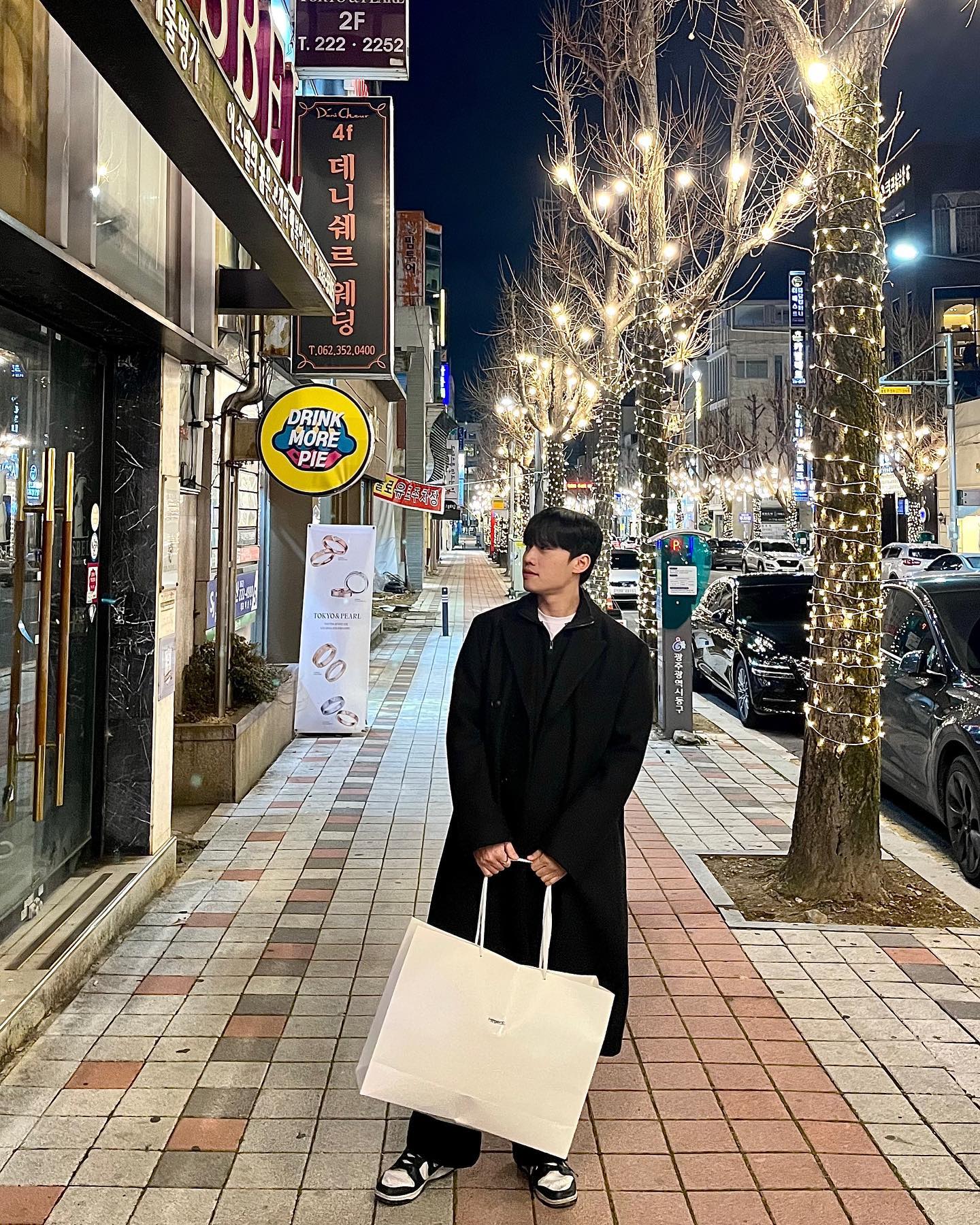 드디어 마음에 드는
검은색 코트 GET🤦🏻