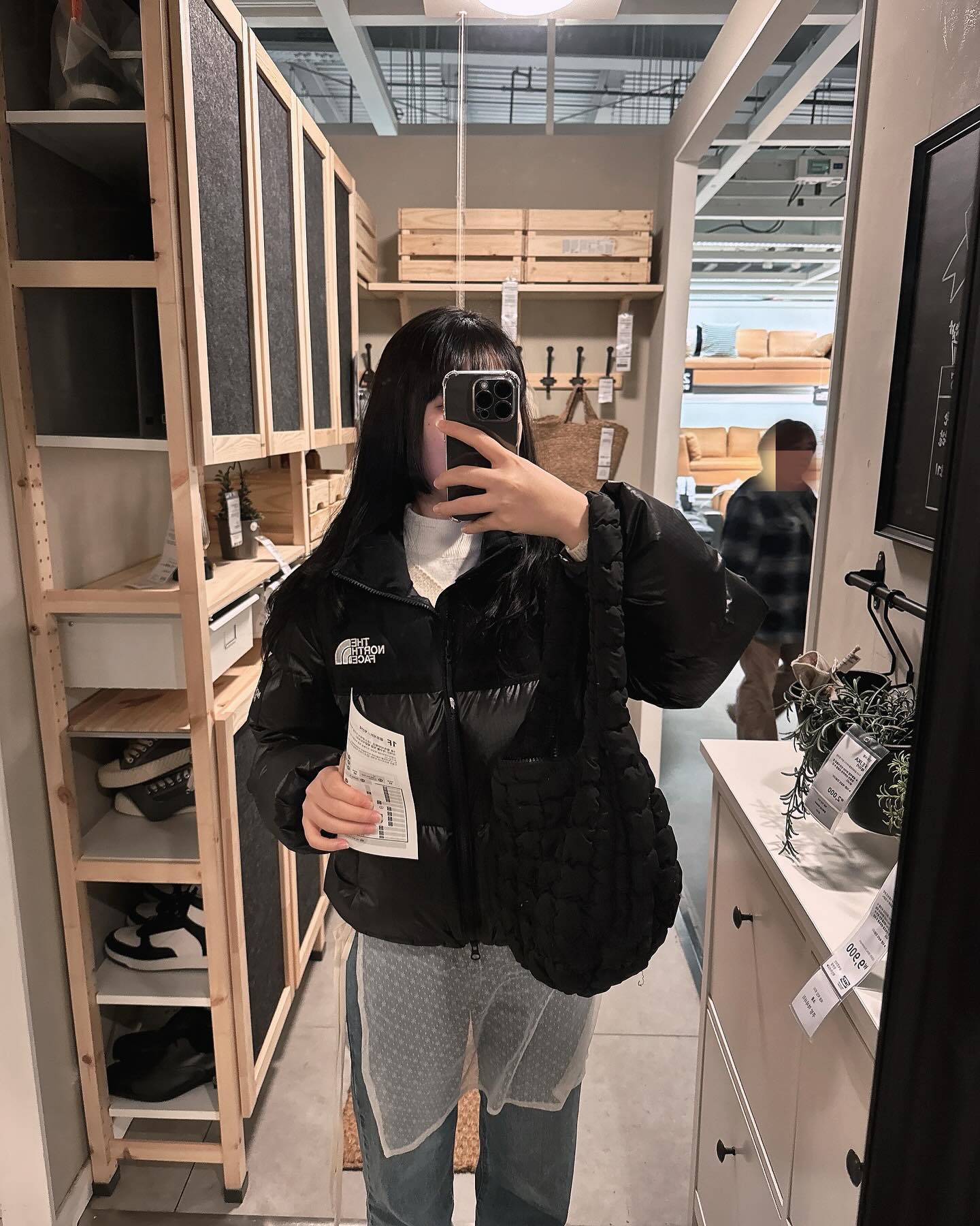 오랜만에 데이트다운 데이트💛

이케아는 처음인데
사람이 너무 많아서 구경도
제대로 못한 느낌이에요🥲

다음엔 차끌고 평일에 오기로
약속하고 구경 끝!
