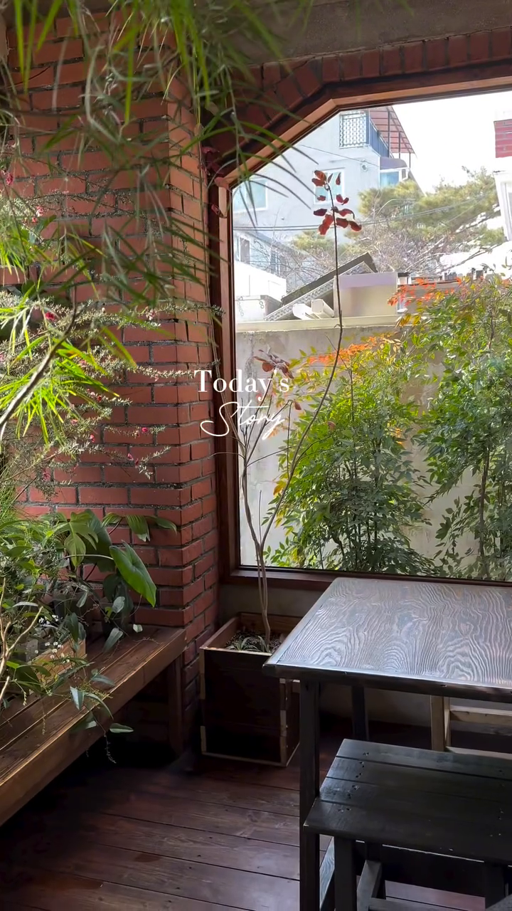 봄이 온듯한?카페에 앉아 오랫만에 노닥노닥하다 보니 벌써 저녁할시간이네요  오랫만에 찾아온 나의 밥계정 새해부턴 열시미 요리해봐야겠다👩‍🍳

너와의 시간은 늘 후딱 지나가네 🫶🏻일본 잘자녀와 🤭 minhee3860 

#🎁잊지말고😝
