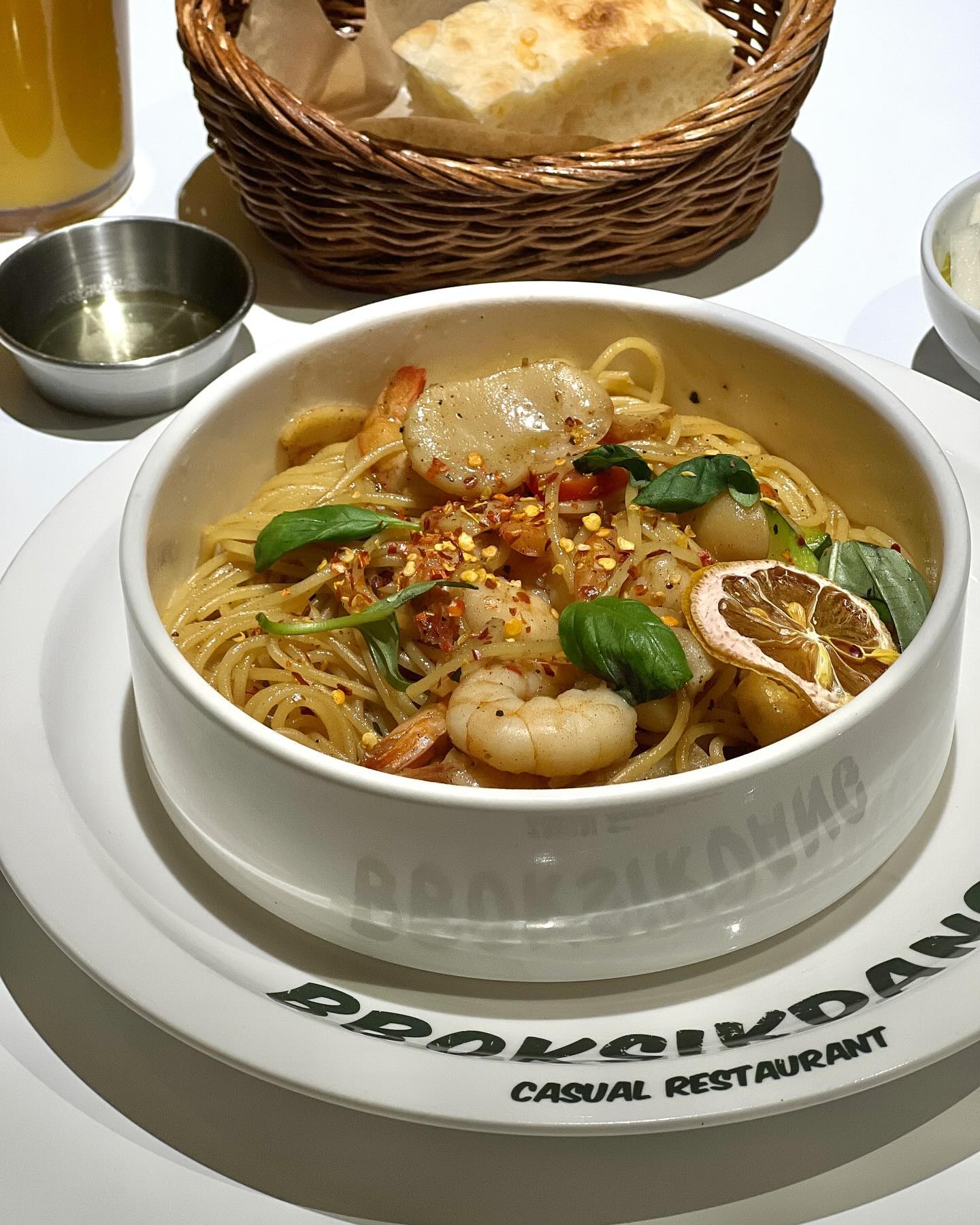 🍝🍟🍹
_
#협찬 #이용권제공 
분위기, 맛, 가성비 다 사로잡은 #범계파스타 ♥*+•.
오랜만에 내 입맛 취향을 탕탕 저격해버림 ͙ᐟ
첫 방문에 이미 또갈집이 된 bbok_beomgye 
 …………………………………………………………………………
📍 안양시 동안구 평촌대로223번길 49 아트타워빌딩 B2
🍴 오감베로파스타, 감자튀김, 오렌지주스
⏰ 매일 11:00-22:00 (B.T 15:30~17:00 / L.O 21:00)
…………………………………………………………………………
#안양맛집 #범계맛집 #뽁식당 #뽁식당범계