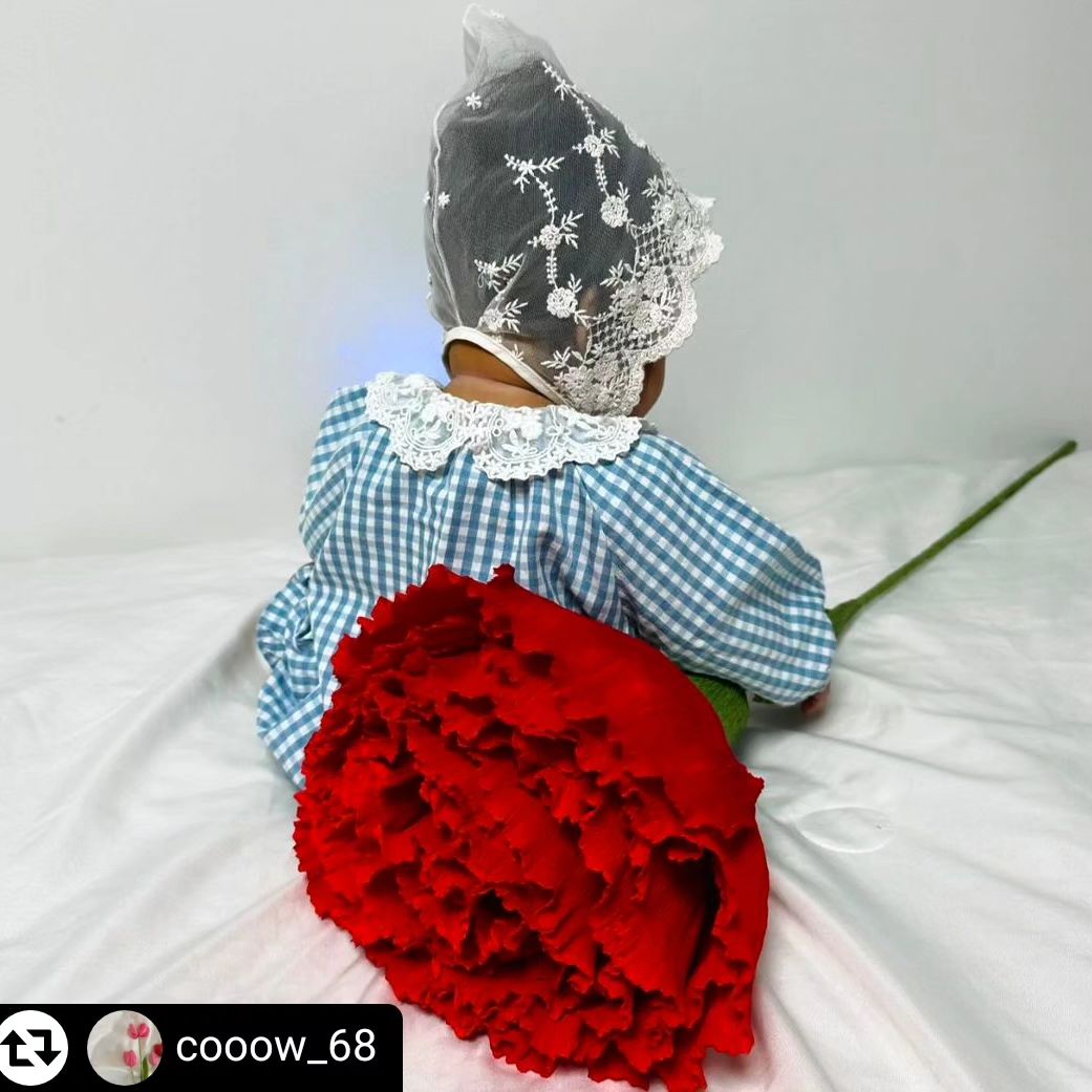 #리그램 - cooow_68 by get_regrammer
5월 가정의달 인기상품❤️

은은하고 달콤한 꽃향기가 솔솔 퍼지는 
‘퍼퓸 자이언트 카네이션’🌺

“어버이 날, 스승의 날”
특별한 날 선물하기 좋은 자이언트 카네이션입니다💐
직접 핸드메이드로 제작하고 있어요🥰

대왕 카네이션 크기 : 90x25

색상 : 1. 살핑크 2. 투톤 살핑크 3. 빨강 4. 진빨강 5. 어두운빨강

퍼퓸 자이언트 카네이션  관심있다면👀 
상단 첫번째 링크를 눌러주세요🙌🏻

#대왕카네이션 #어버이날카네이션 #스승의날선물 #퍼퓸자이언트카네이션 #카네이션선물 #특별한카네이션 #어버이날꽃 #스승의날꽃 #자이언트카네이션 #핸드메이드꽃 #핸드메이드대왕카네이션 #가정의달선물추천