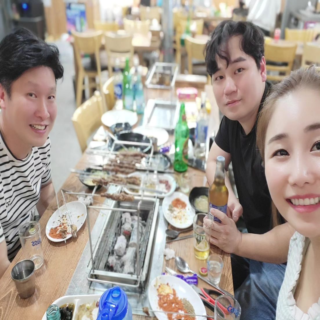 일단 동창인데요 광고주입니다🤣 

#줄무늬는남편 #검은색은동창 #나보다둘이더친함 #반대로둘다나랑안맞음 #대명초우린 #공과사구분 #일얘기금지 #남편은 #깊은대화금지 #MBTI금지 #INFJ남자와ESTP여자