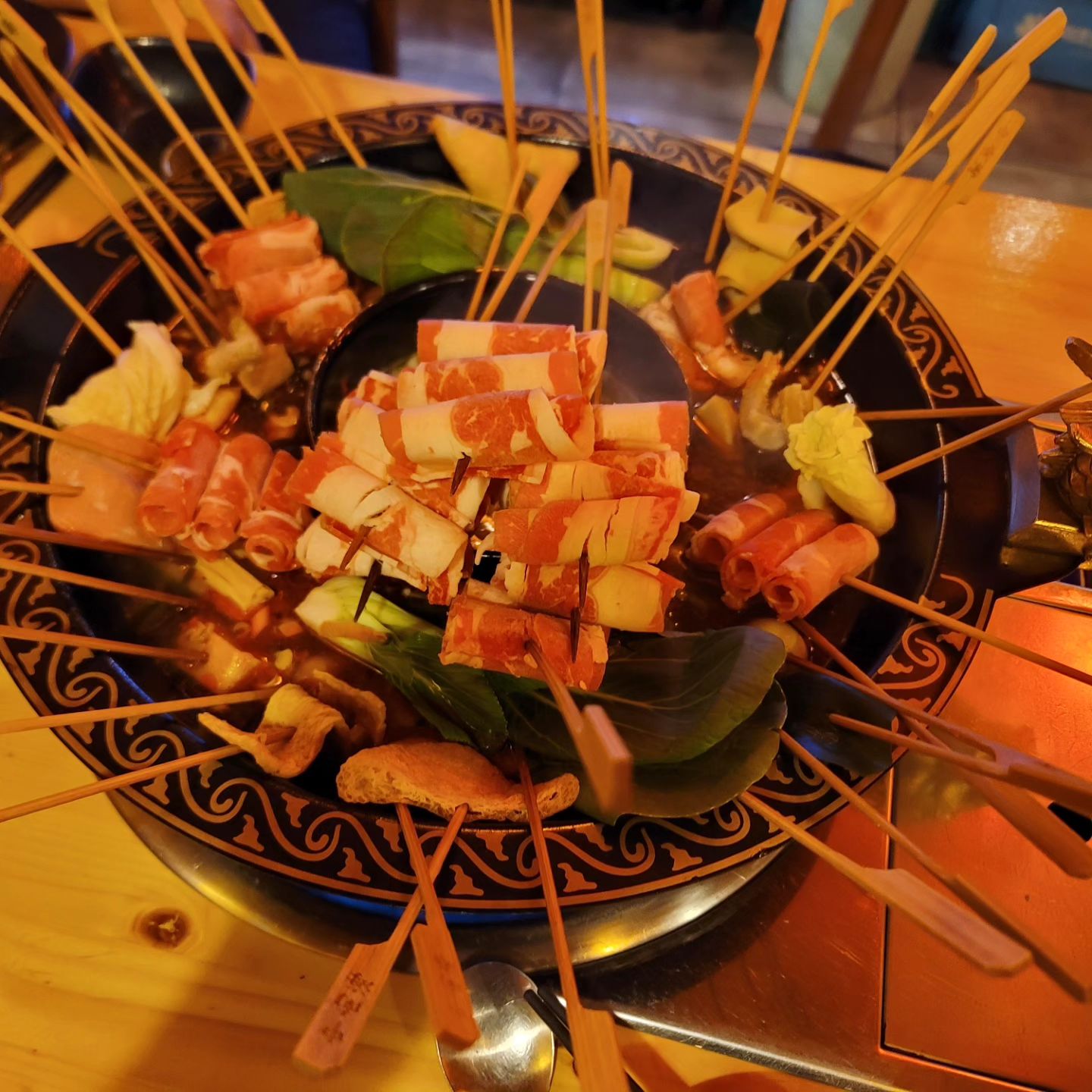 ⠀
대연동 중남해
맛도 좋고 양도 많아 가성비 좋아 자주 찾는 양꼬치 식당
⠀
☆마라탕 훠궈
양도 많고 해장도 되고 가성비 좋은 술안주. 연따오 (연태 고량주, 칭따오)와 환상 콜라보
⠀
중남해 삼행시
중... 중독성 있고
남... 남몰래 혼자 먹고 싶은
해... 해장도 되는 맛
⠀
#대연동술집 #부경대술집 #중남해 #경성대술집 #대연동마라탕 #부경대마라탕 #부경대칭따오 #마라탕훠궈 #대연동양꼬치 #부경대양꼬치