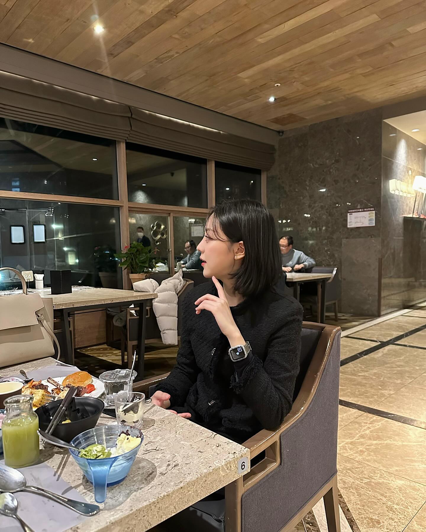생일날 위경련이 와도 인터불고는 가야겠다는 의지..
맥스 선물받고 아픔이 사라진 것 같은 신기한 현상..
결론은｟❛◡❛ॣॣ｠*.･｡╟╢ᎯƤƤᎽ*.･｡