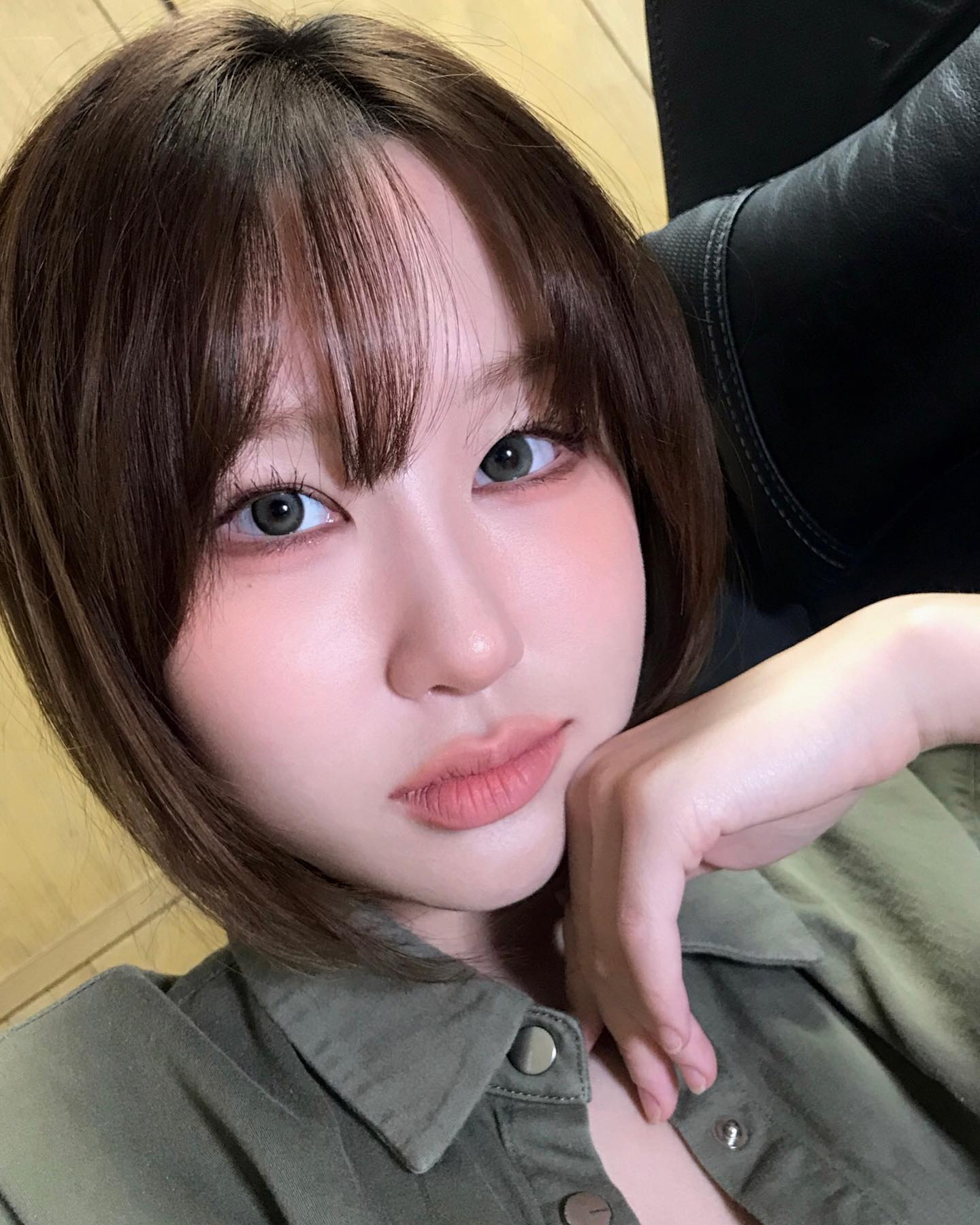 평소 안 찍은 얼굴 각도 셀카와 처음 껴본 렌즈 색 괜찮나..?!
이쁜 렌즈 색 사진으로 담을려고 하다보니 요즘 후면 셀카 장인 되었다는ㅋㅋㅋ🤭

#제품협찬 #아이즘 #eyesm #윙크 #윙크앱 #허니문