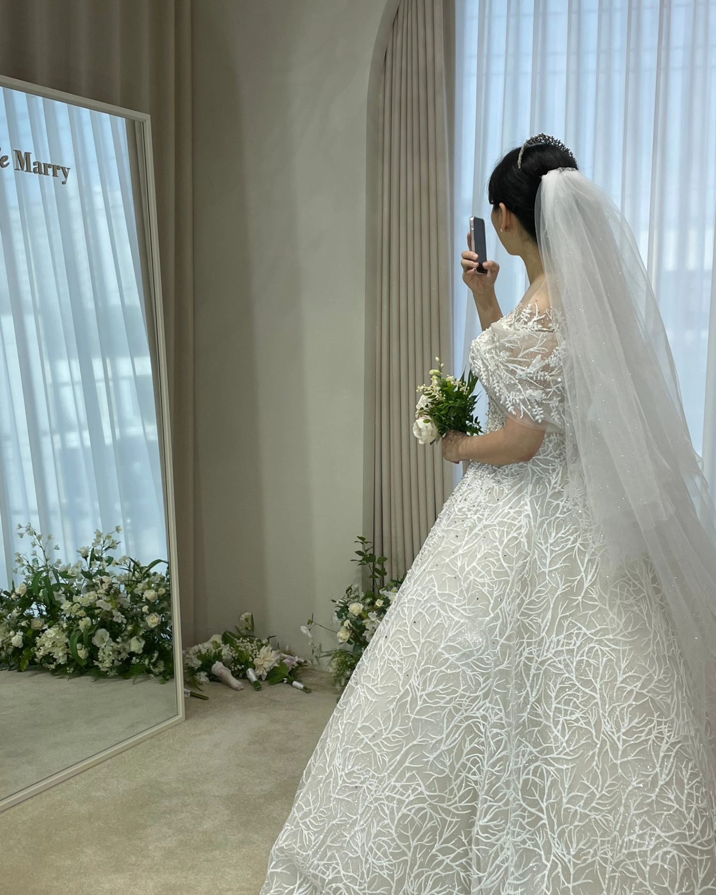 #광고 :)

👰‍♂️수원 웨딩 토탈샵 "메리드메리" 를 소개합니다.

구. 메리브라이드 가 확장 이전하여 "메리드메리" 로 새롭게 오픈하여 시설이 넓고 깔끔하며, 쾌적한 분위기에서 고객 한분한분 최선을 다해 케어해주며,

일대일 초밀착 스타일링으로 한 분 한 분 진정성 있는 소통을 기반으로 감각적이고 세심한 스타일링을 통해 프라이빗한 가치가 있는 선물 같은 하루를 보낼 수 있는 곳인데요~🎁

올인원, 토탈 웨딩샵답게 웨딩 스드메, 한복대여, 장소 섭외 등 모든 고민을 함께 의논할 수 있는 점과 많은 신부들이 찾고 있는 <브라이덜 빌리지>, <로즈로사 웨딩드레스> 수원 내에서 독점권을 선보이고 있으니 예신님들 꼭 방문해보시길 추천드려요~❣️

✅️주소: 경기도 수원시 팔달구 인계로 120 2층 201~207호
✅️전화번호 : *드레스실 :031-223-2225 *한복실 : 031-223-2295 
✅️영업시간 : 화~일 10:00~19:00 (매주 월 휴무)

#수원스드메 #수원토탈샵 #수원웨딩드레스 #수원웨딩메이크업 #수원웨딩박람회 #메리드메리 #수원드레스 #수원드레스투어 #수원한복대여 #merrydemarry