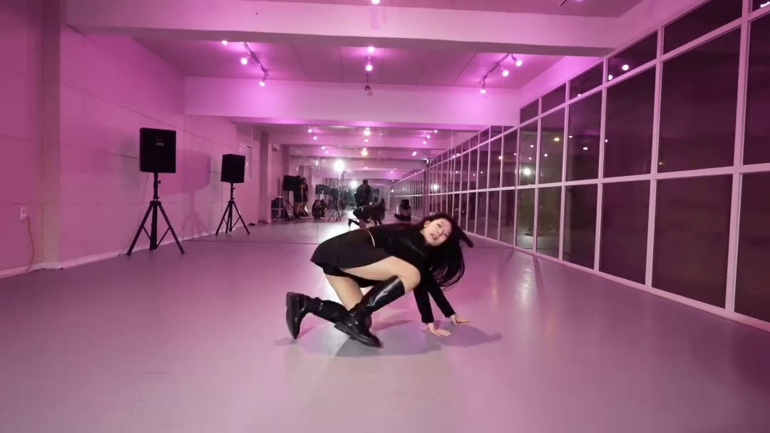 💔💔 ? 
.
.
.
.
.
.
솔로 감사합니다!!🫢🩷🩷
🧠 lookatyrin__
🎶 blankpink - love to hate me 
📍 lamf_dance_academy 

#dance #dancer #dancevideo #choreo #choreography #girlish #girlchoreography #girlchoreo #heels #heelchoreo #yrinchoreography #09