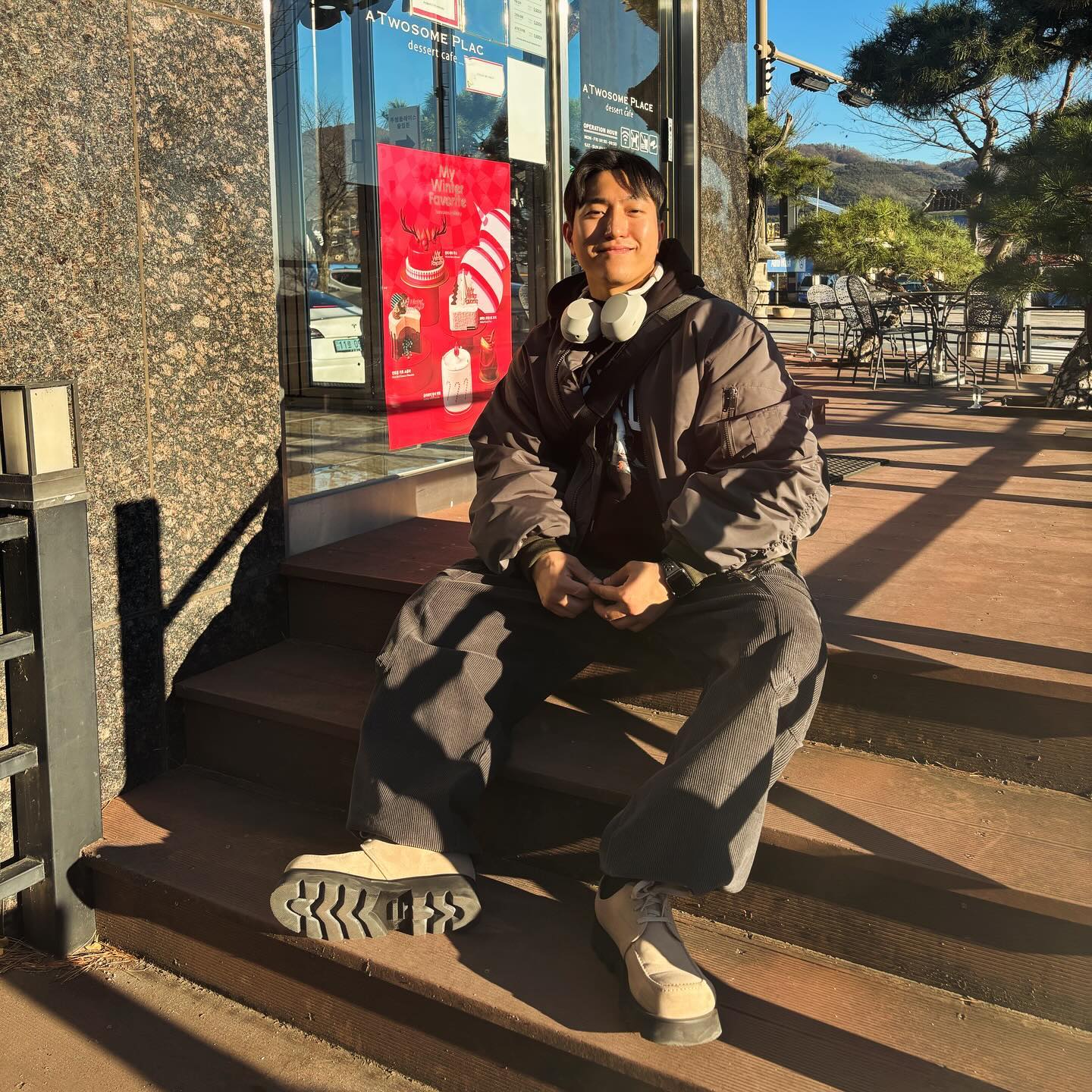 📸
늦은 경주 델룩 😀
⠀
⠀
⠀
#캐주얼 #퍼스텝 #perstep #뉴프 #골덴팬츠 #골덴바지 #스웨이드슈즈 #모카신 #코듀로이팬츠 #ma1 #ma1jacket